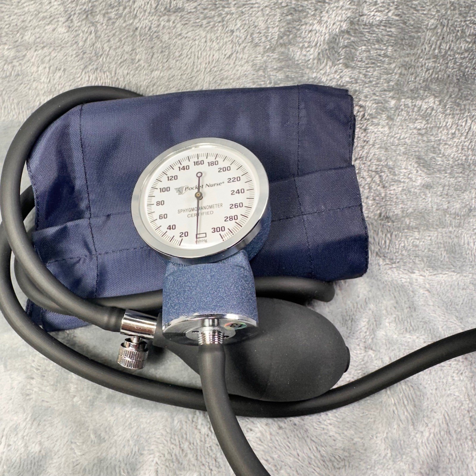 Pocket Nurse Manual BP Cuff Adult Size Aneroid Sphygmomanometer Works