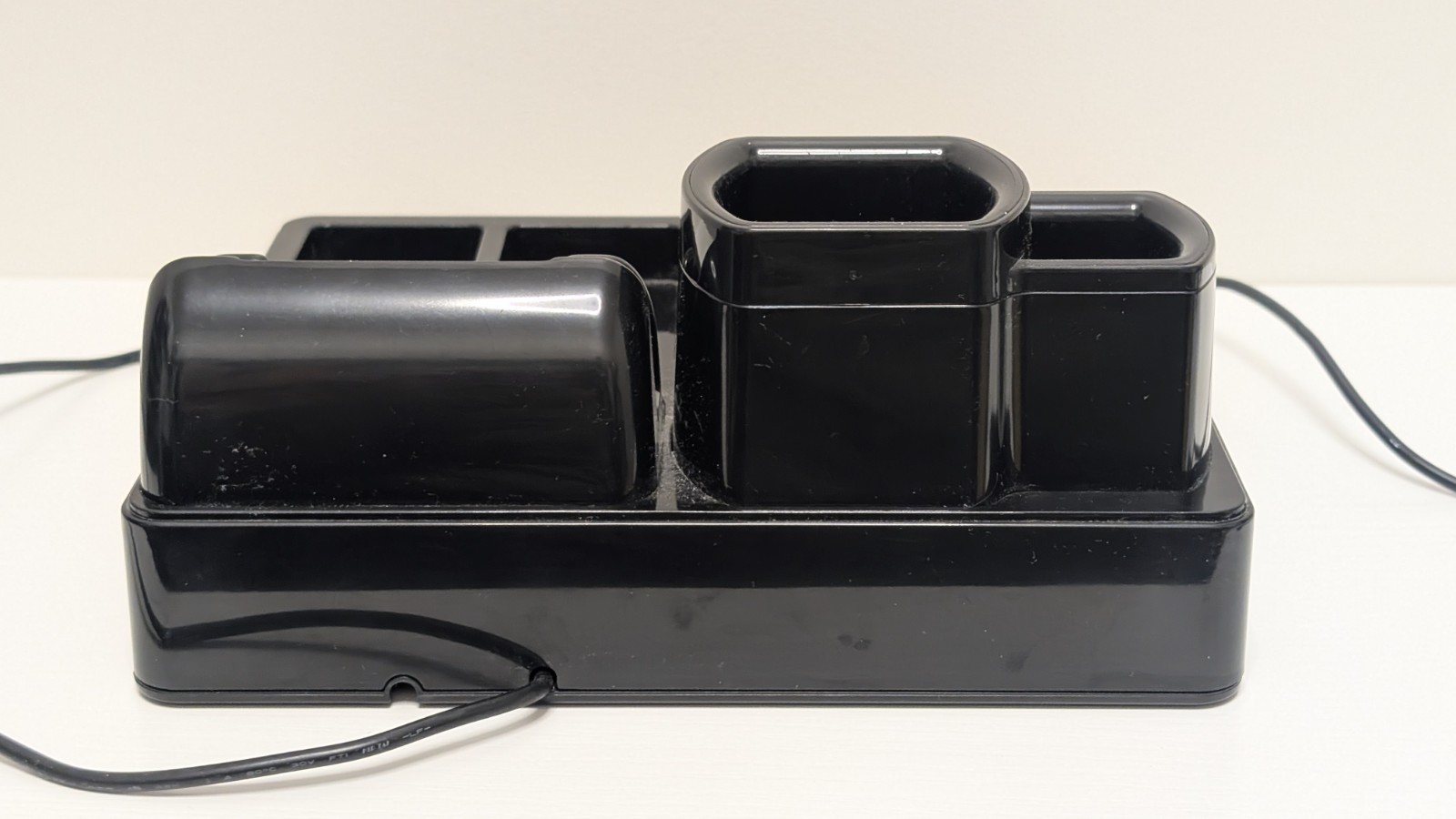 Pembrook Desk Organizer with 3 USB Ports and Smartphone Holder