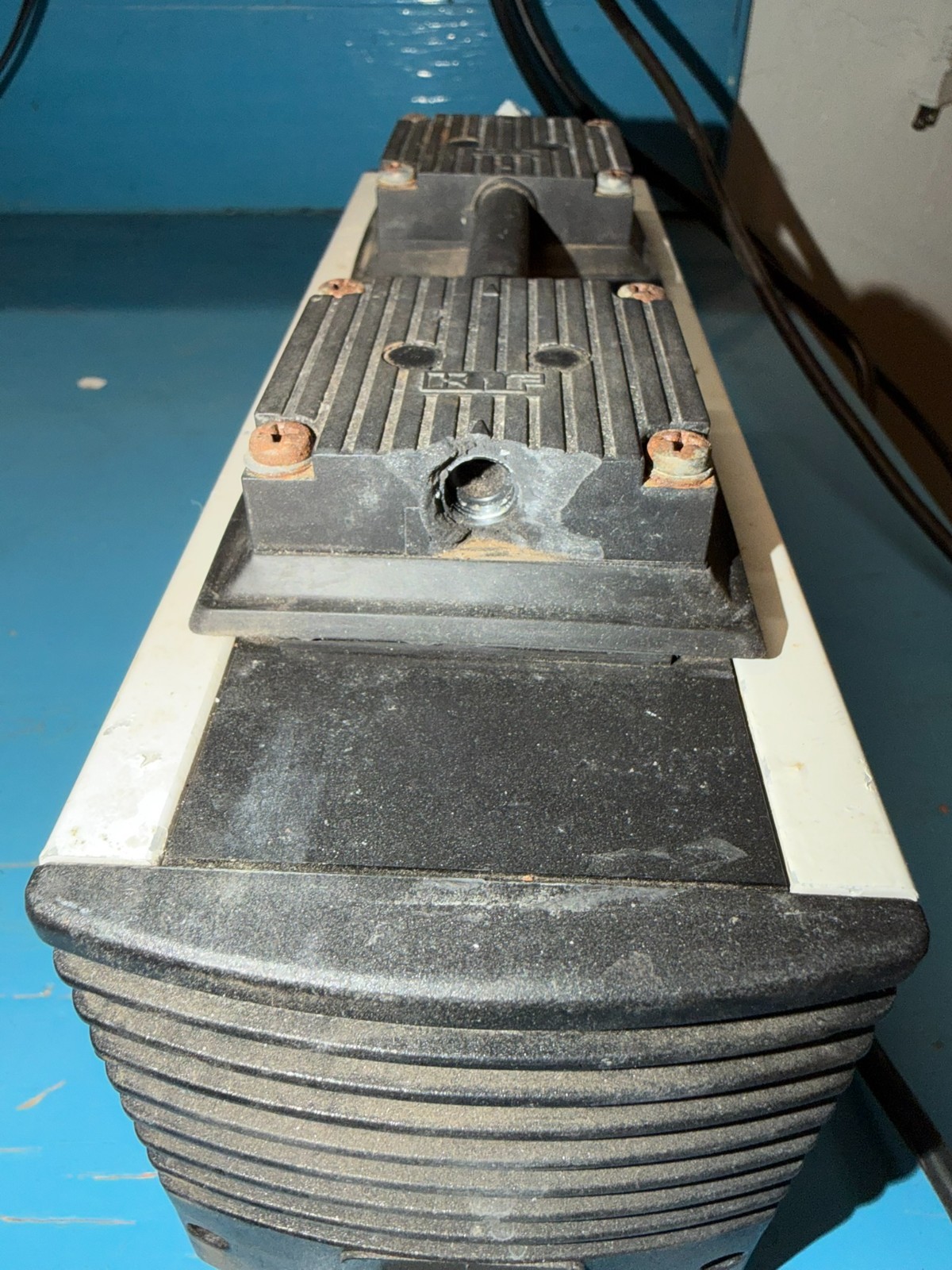 KNF N816.3 KTP Vacuum Pressure Pump 16 L/min 115V Runs Strong BROKEN PORT