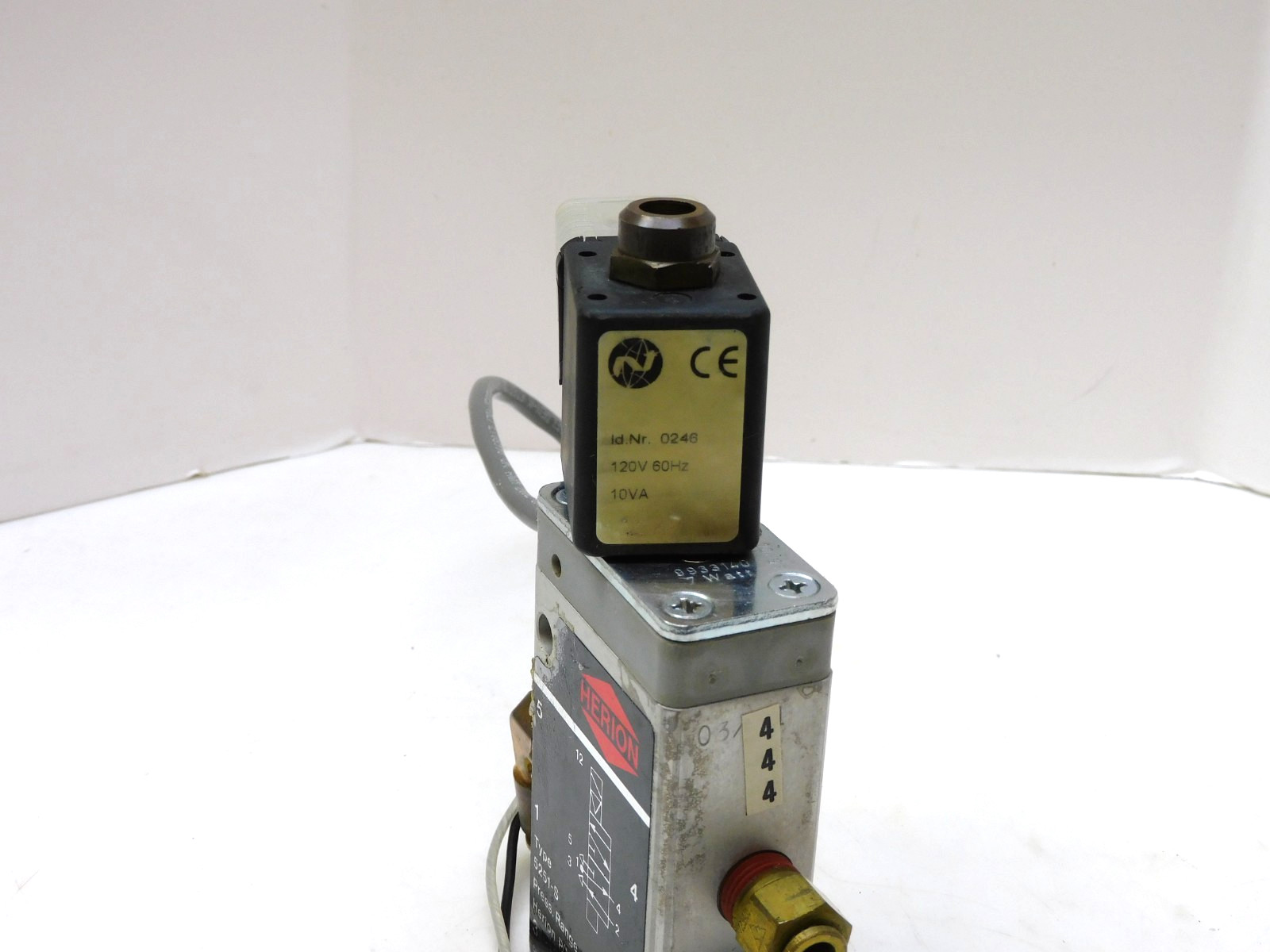 Herion 5251-S Solenoid Valve 25-150Psi 120v coil 60Hz 2636070