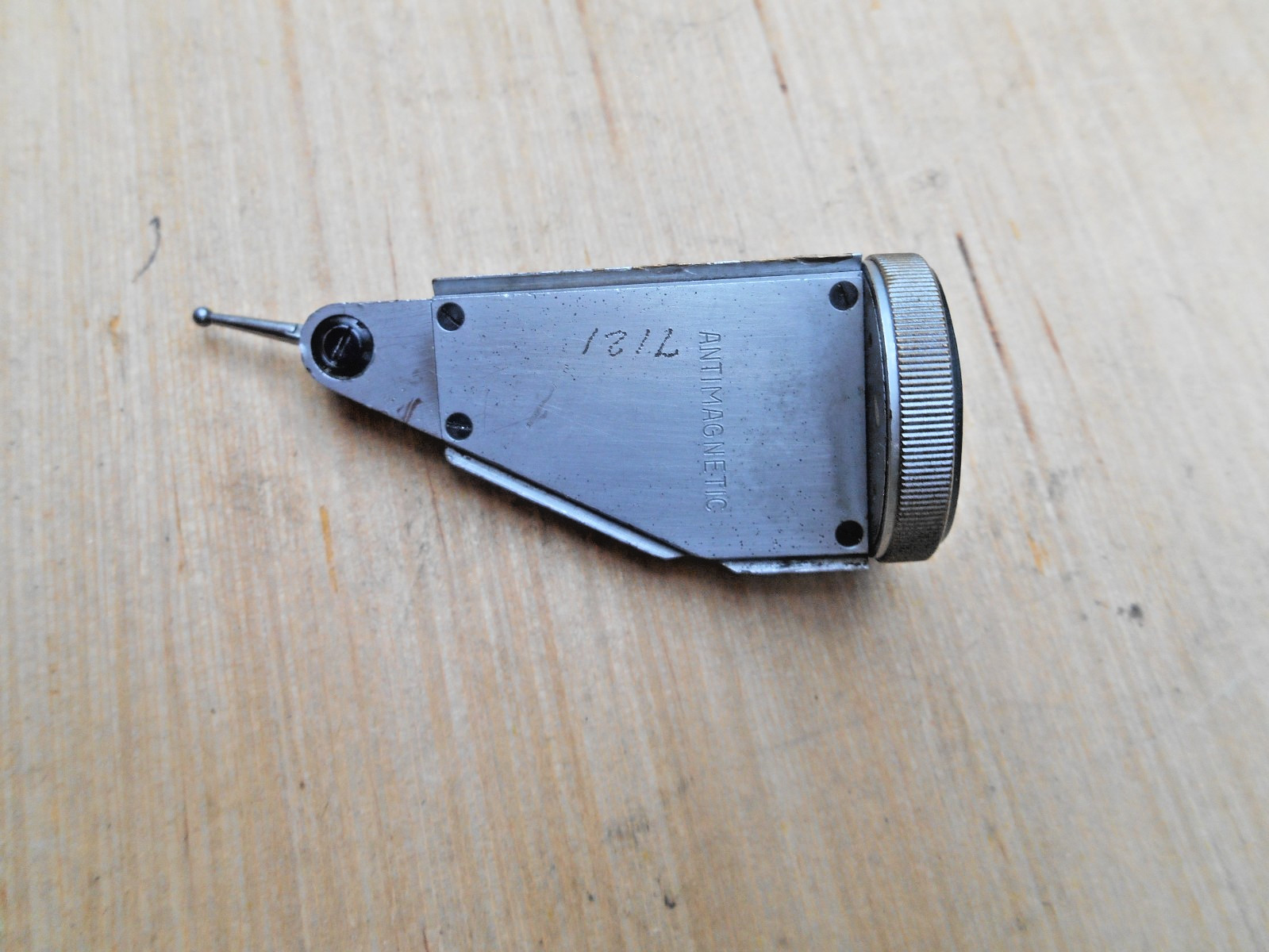 Brown & Sharpe 7037-2 Vertical BesTest Dial Test Indicator .0005 gr swiss made