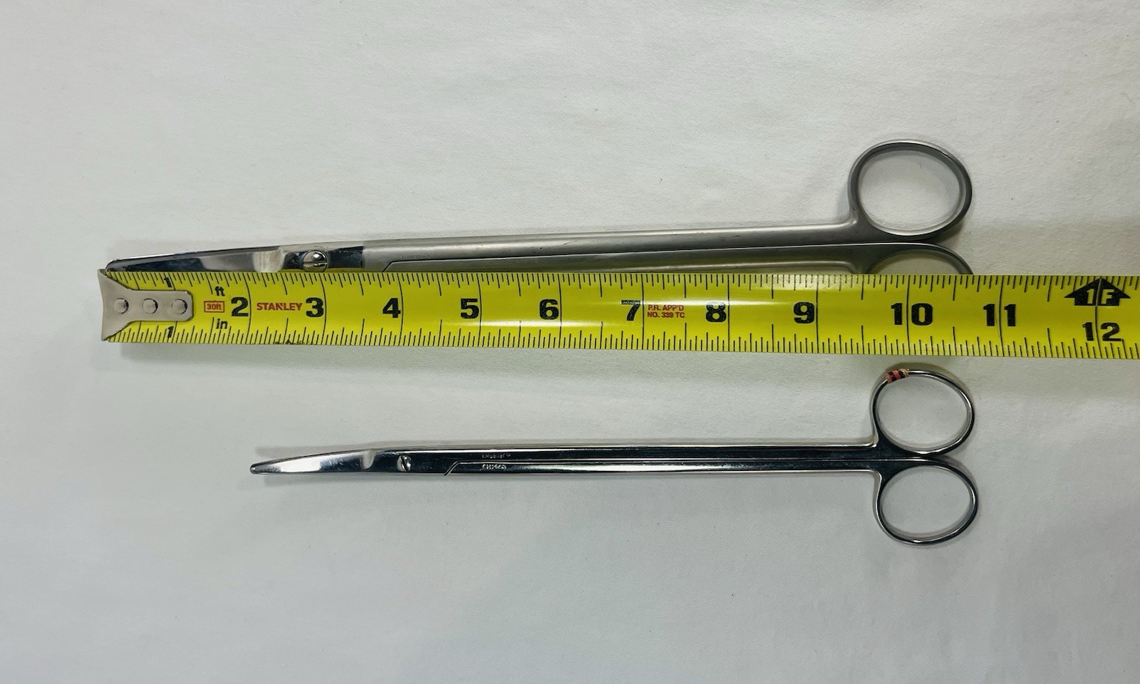 Lot of 2 V Mueller Curved Scissors (10.75” & 9” CH2053)