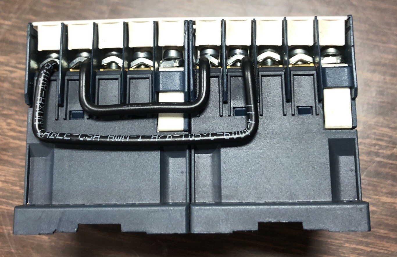 SCHNEIDER ELECTRIC 2F08152320 REVERSING CONTACTOR 110V 50/60HZ E22