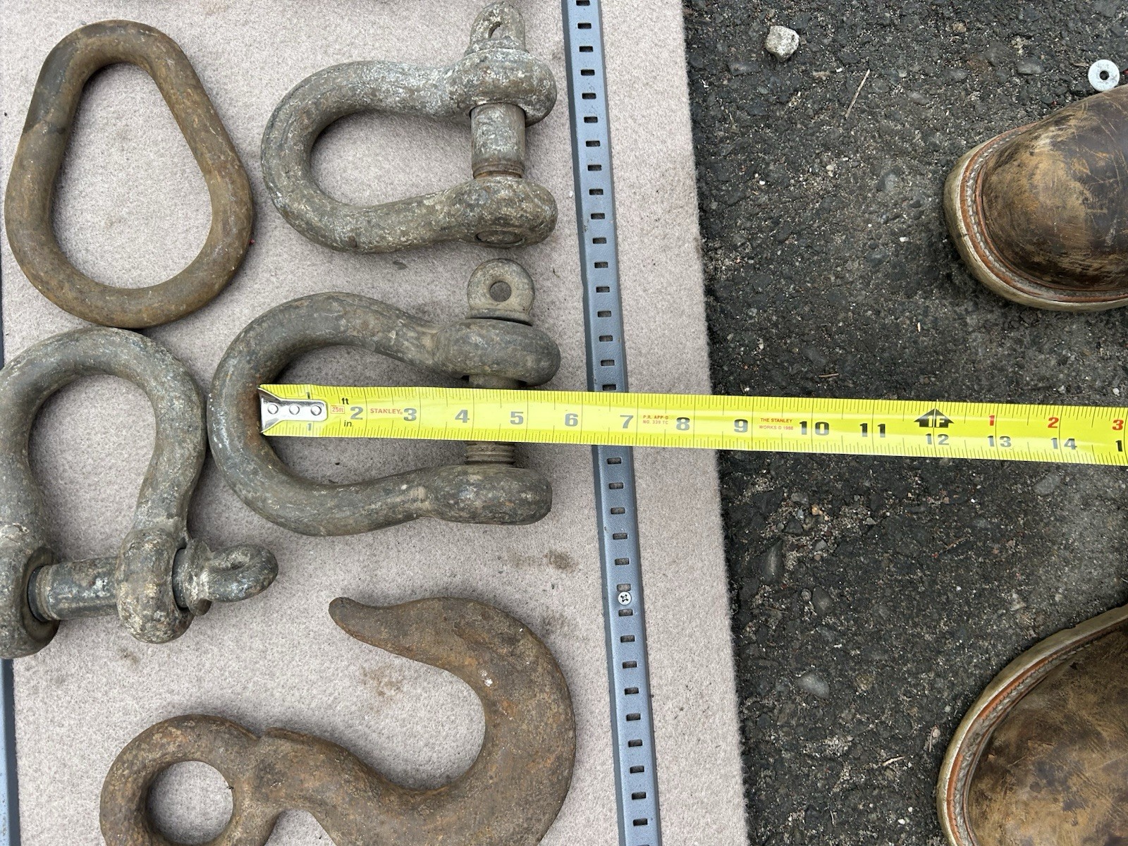 Assorted Large And Heavy Duty Shackles Two Crosby’s And Two Pairings