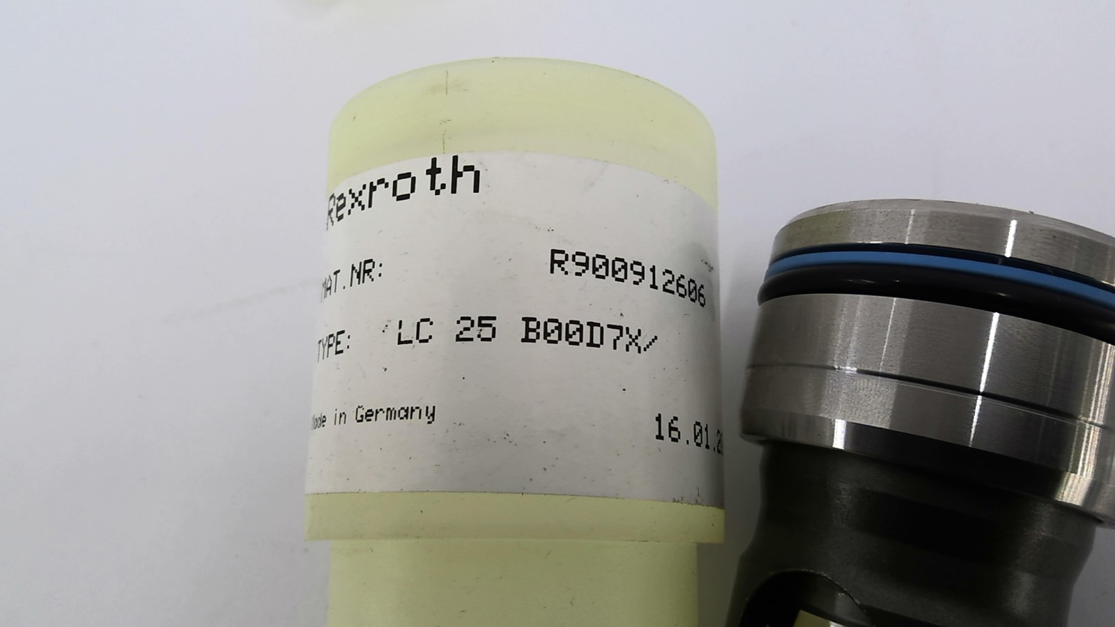 Rexroth R900912606 Hydraulic Cartridge Valve OAL 2-7/8″ OAW 2-3/4″ X 1-1/4″