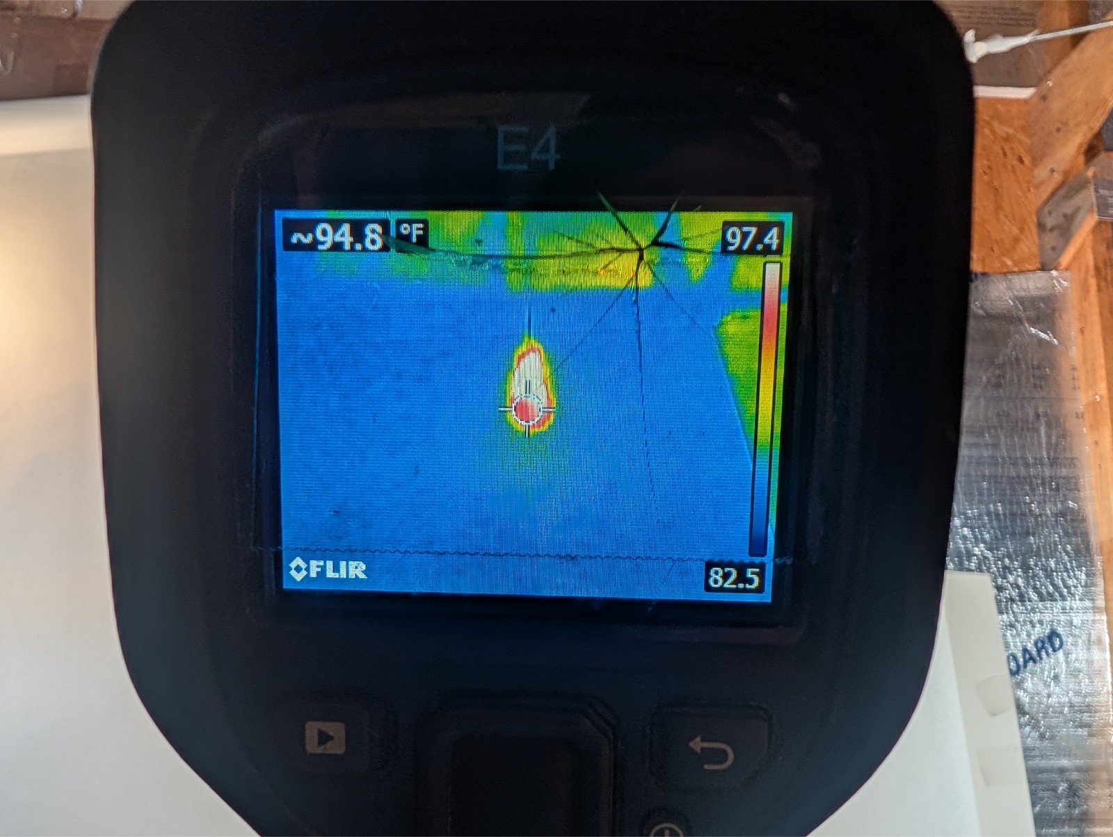 FLIR E4 Compact Thermal Imaging Camera Cracked Screen Works Well