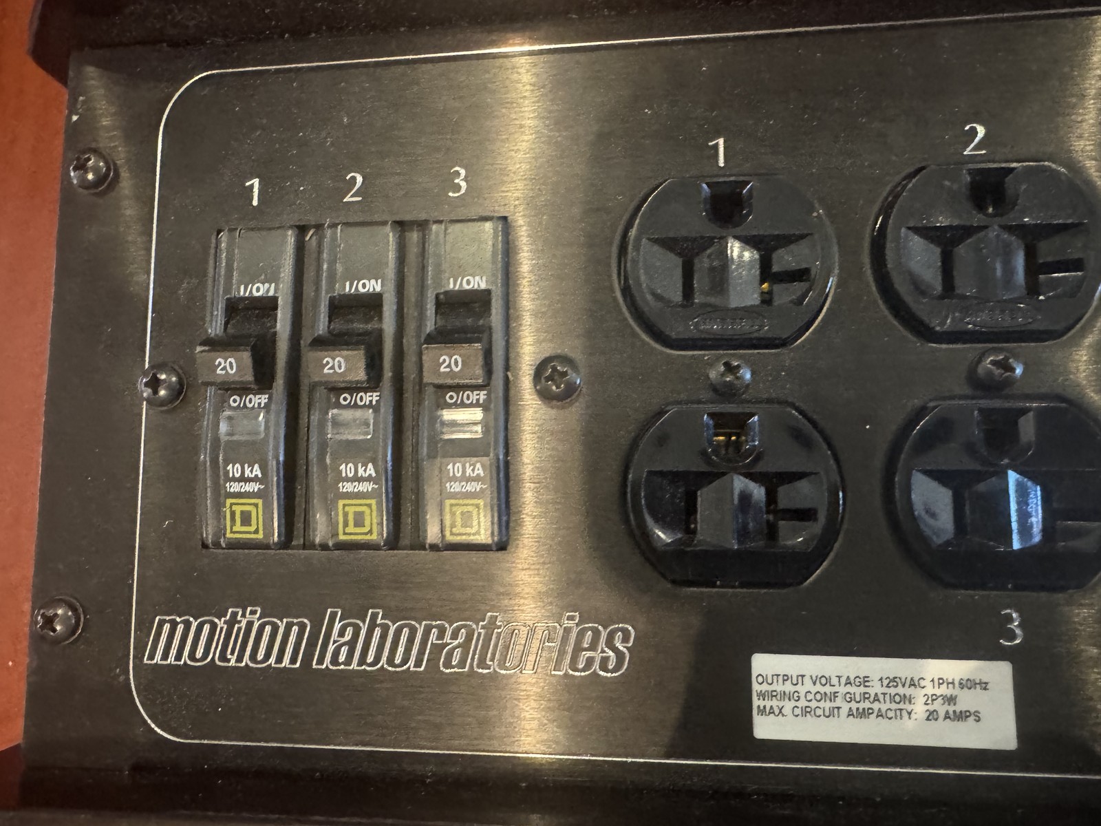Motion Labs Power Distribution Stringer Box, Breakered, L21-30 In/Thru