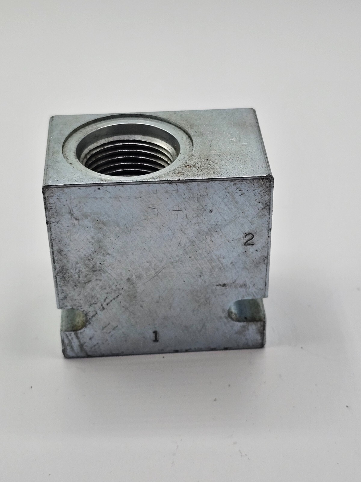 PARKER B10-2-8T Valve Base,3/4-16 SAE,Steel,10-2 Cavity 4DMK6