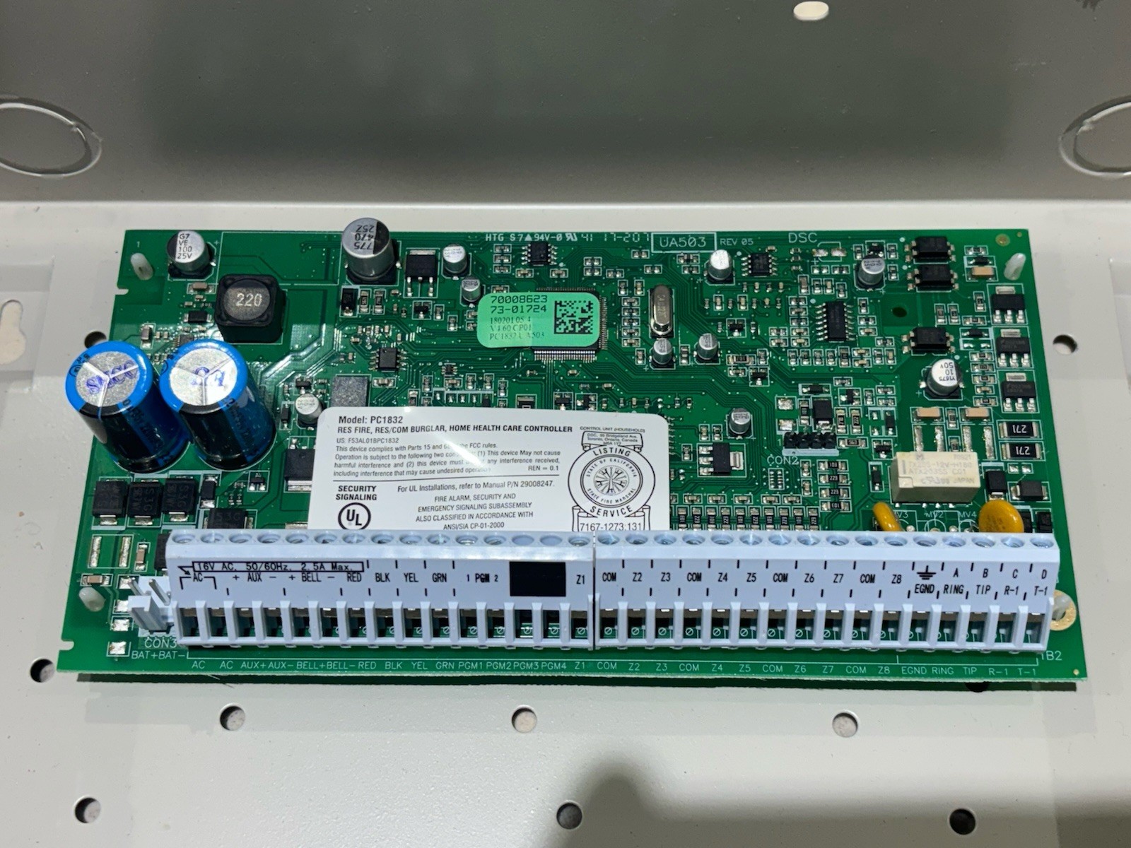 DSC PC1832 PowerSeries 8-32 Zone Alarm System Motherboard & Cabinet