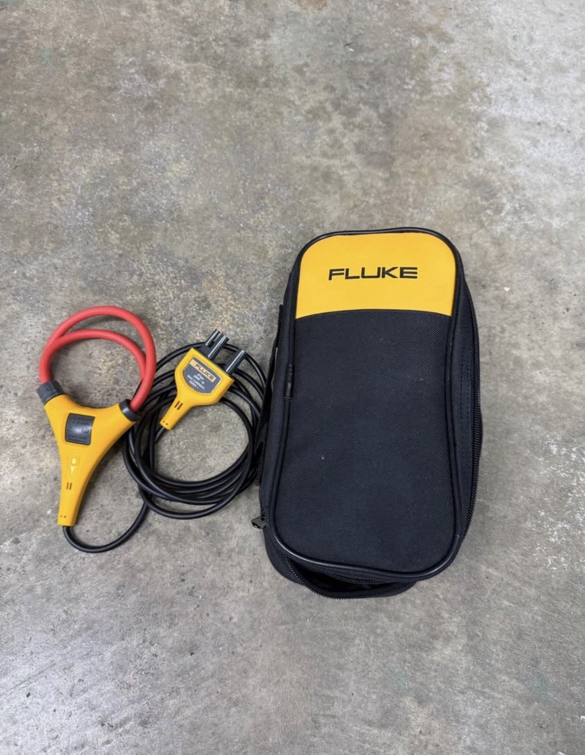 Fluke 376 FC True RMS Clamp Meter w/ iFlex, CAT III, 1000V, Case, 9999Ct