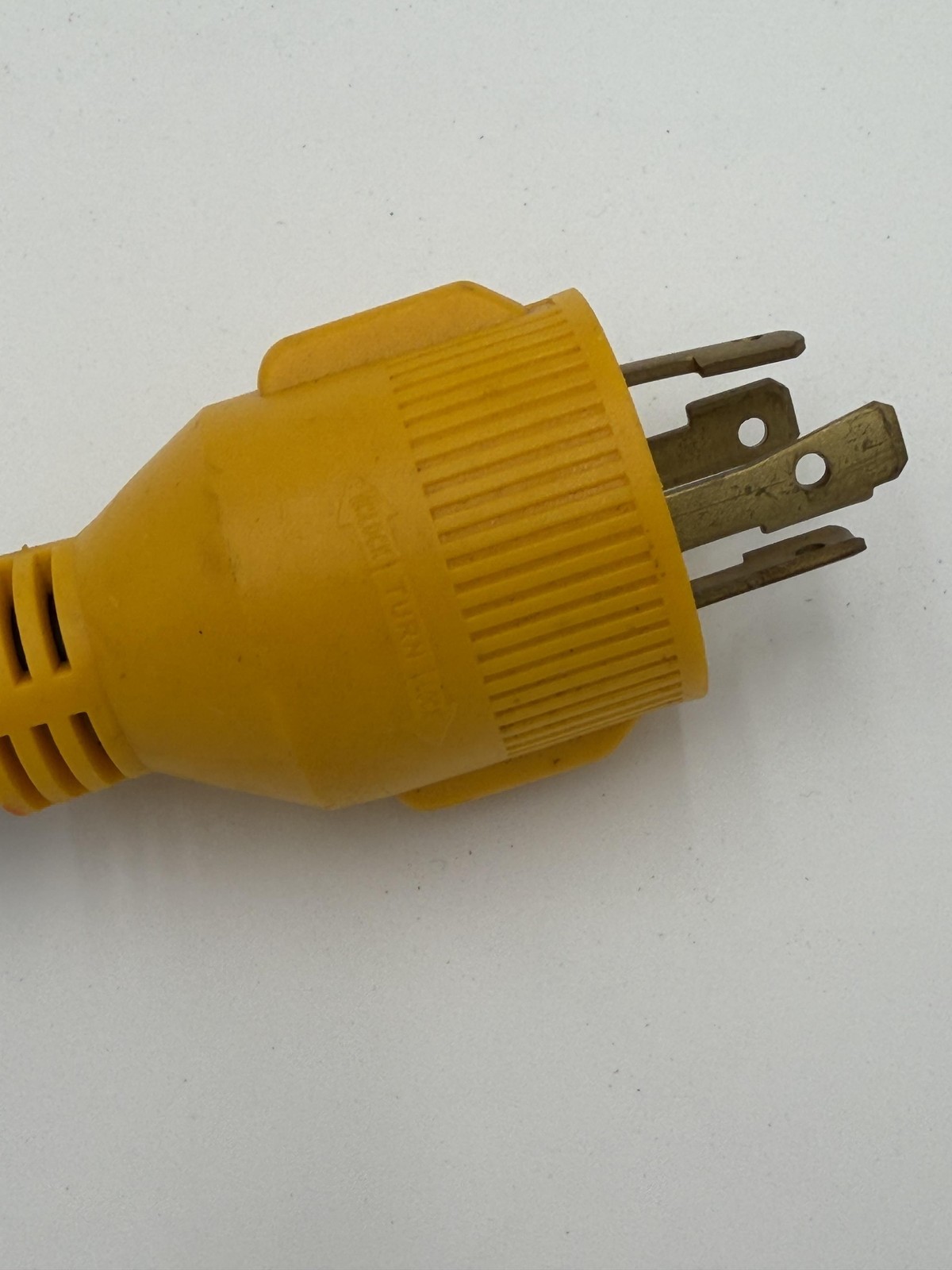 TT-30R 30A RIGHT ANGLE RV ELECTRICAL PLUG ADAPTER CORD YELLOW 125V HEAVY DUTY