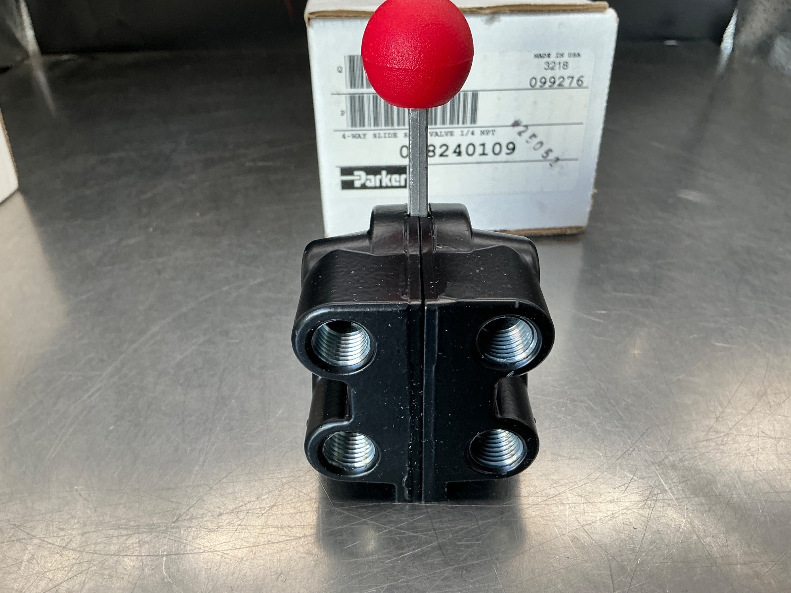Parker 008240109 4-way Slide Seal Valve 1/4″ NPT
