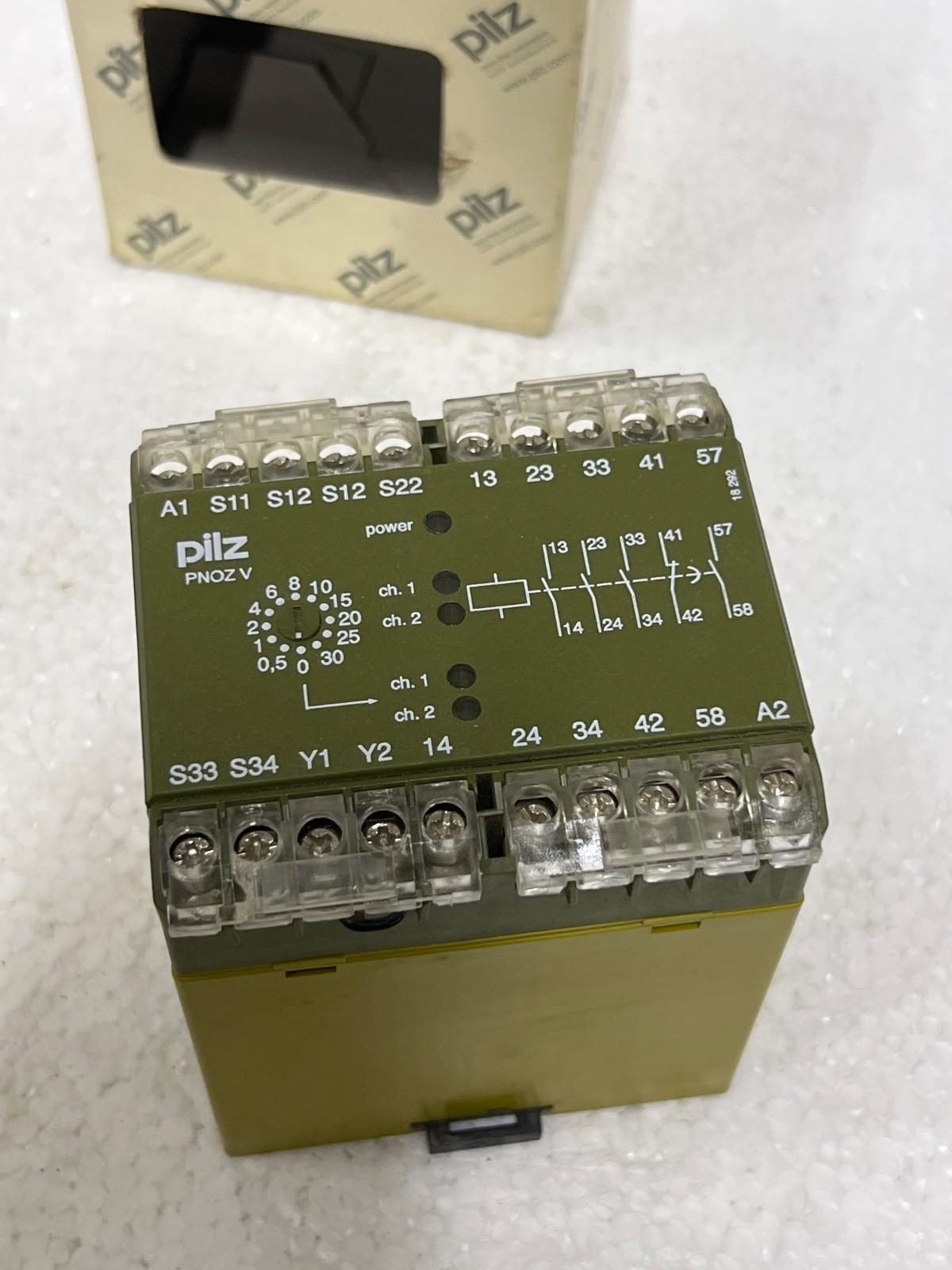 Pilz PNOZ V 30 s 24VDC Safety Relay 474790