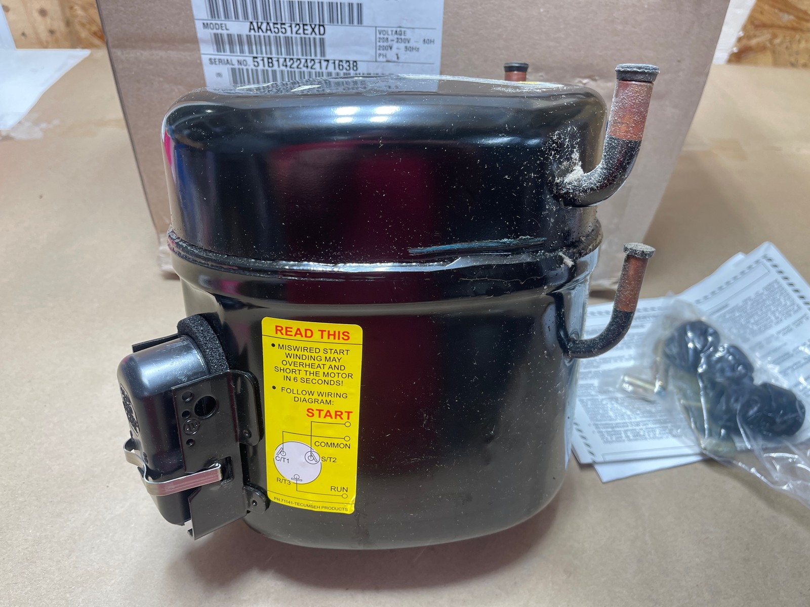 Tecumseh AK111ER-004-J7 AKA5512EXD 1HP R-22 208-230V 60Hz 1-Phase 208-230V 60Hz