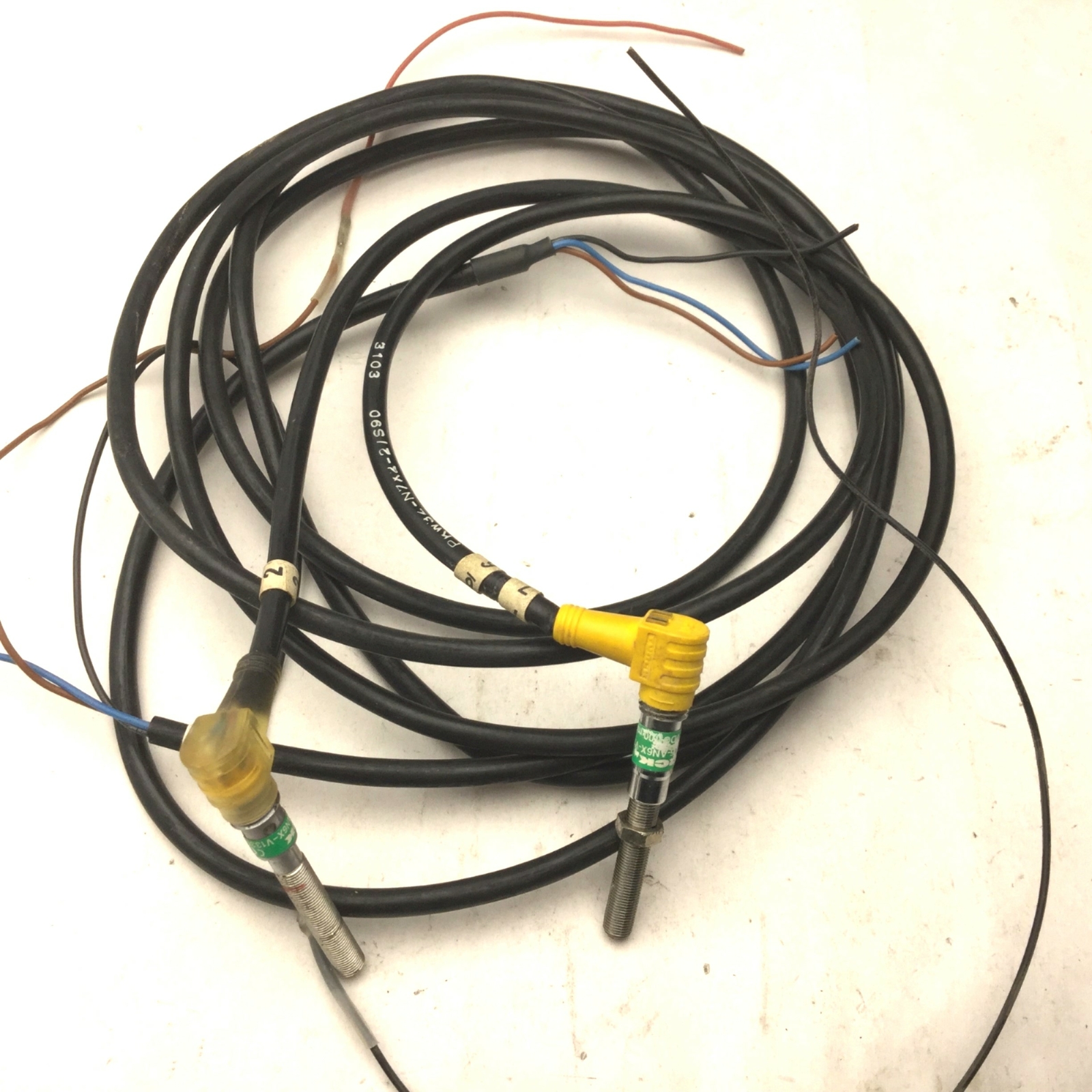 Lot of 2 Turck Bi0,8-G05-AN6X-V1331 Proximity Switch, NPN, 10-30VDC, 90 Degrees