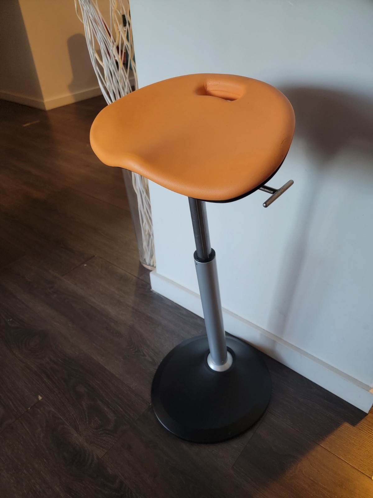 Focal Upright Mobis Leaning Active Stool Adjustable Height Seat – Citrus