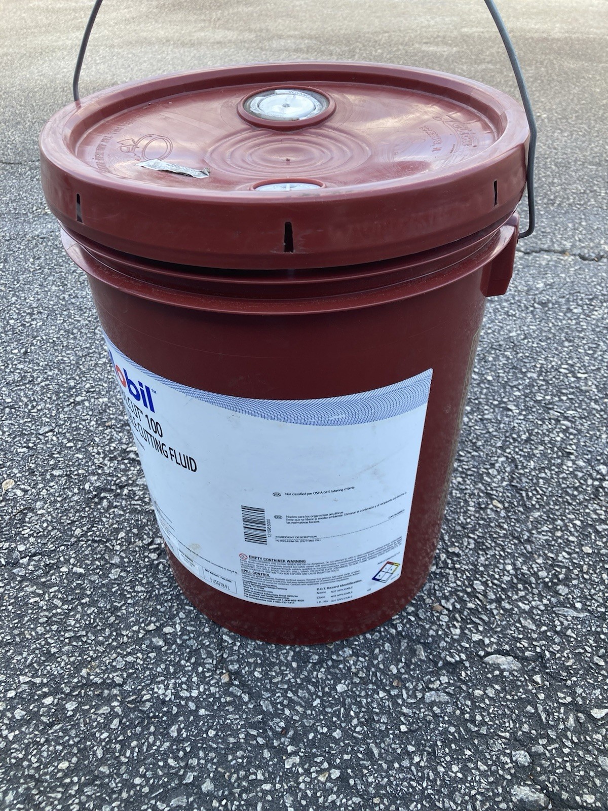 Mobilcut 100 Cutting Fluid Partial Bucket – 3 Gallon