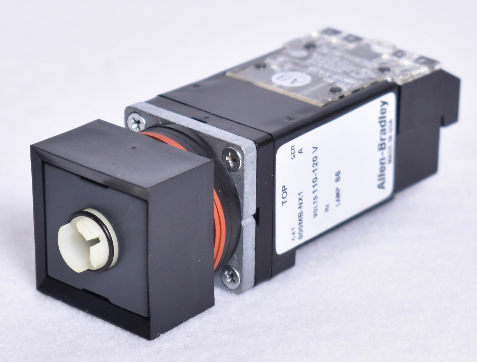 AB Allen Bradley Selector Switch 800MB-NX1 800M-XA2S