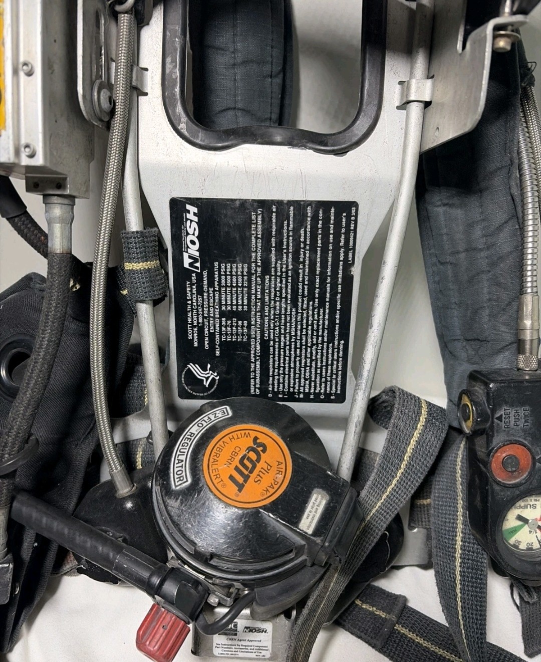 Scott 4.5 SCBA Harness w/ Pak Alert Air Supply Gauge EZ Flo Regulator