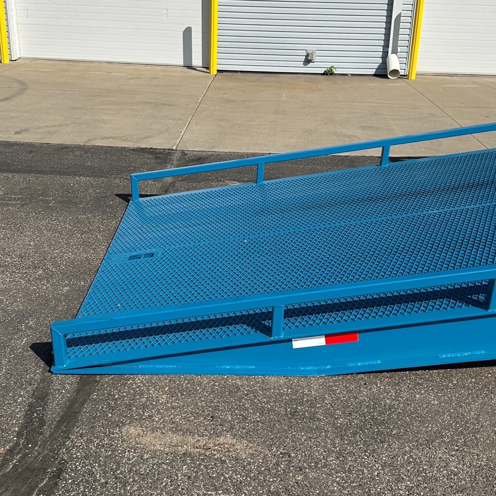NEW 22-ft Portable Loading Dock Yard Ramp Forklift 32,000-lb Adjustable Height