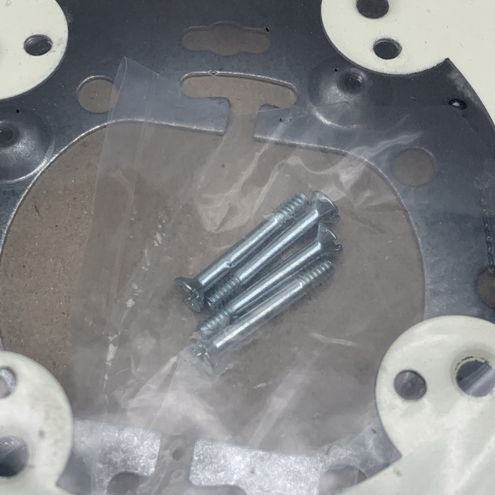Wiremold V5737A Open Base Round Extension Box Fitting 2-Gang 5-1/2″
