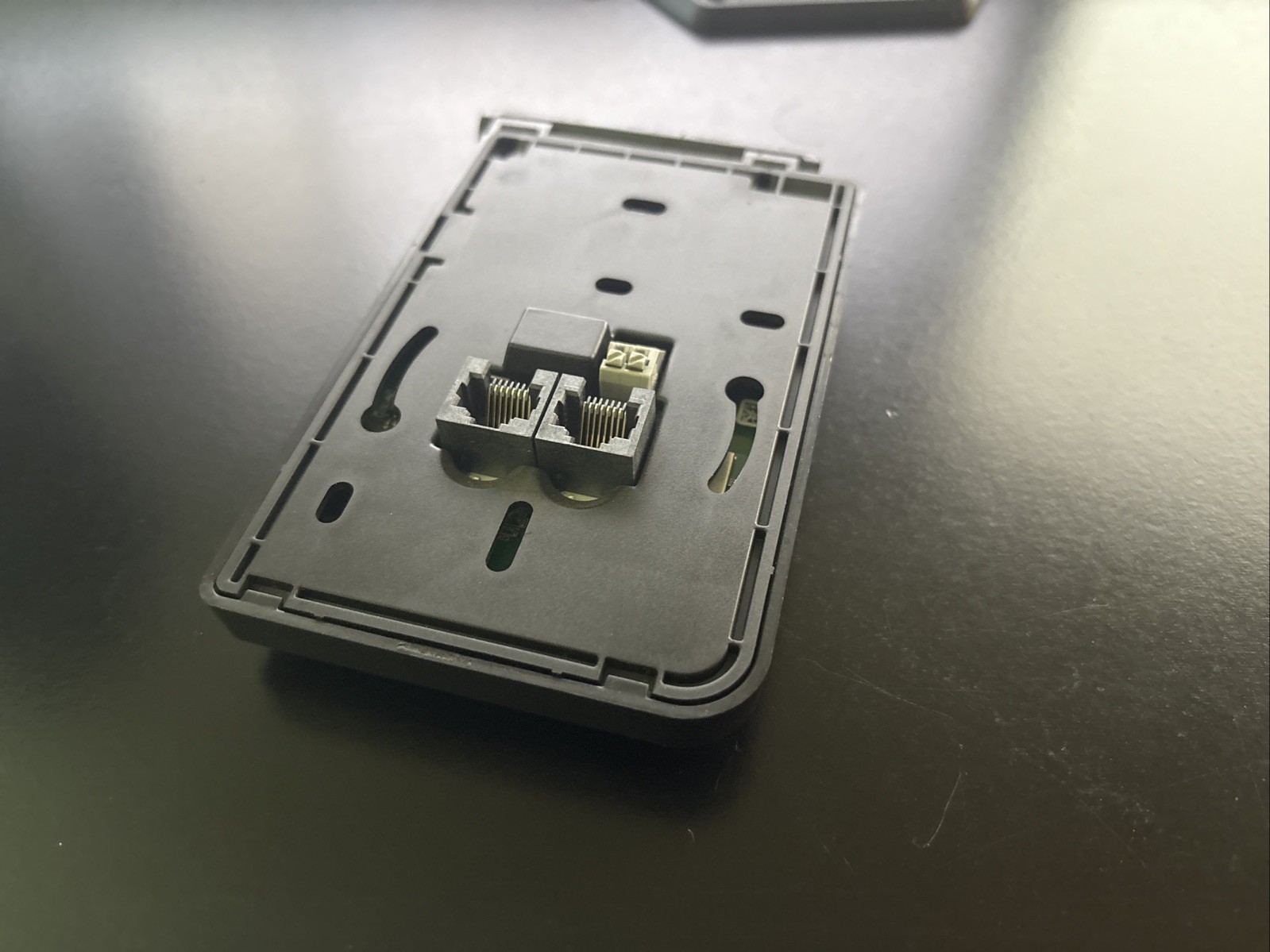 Distech Controls Allure UNITOUCH-B-CH