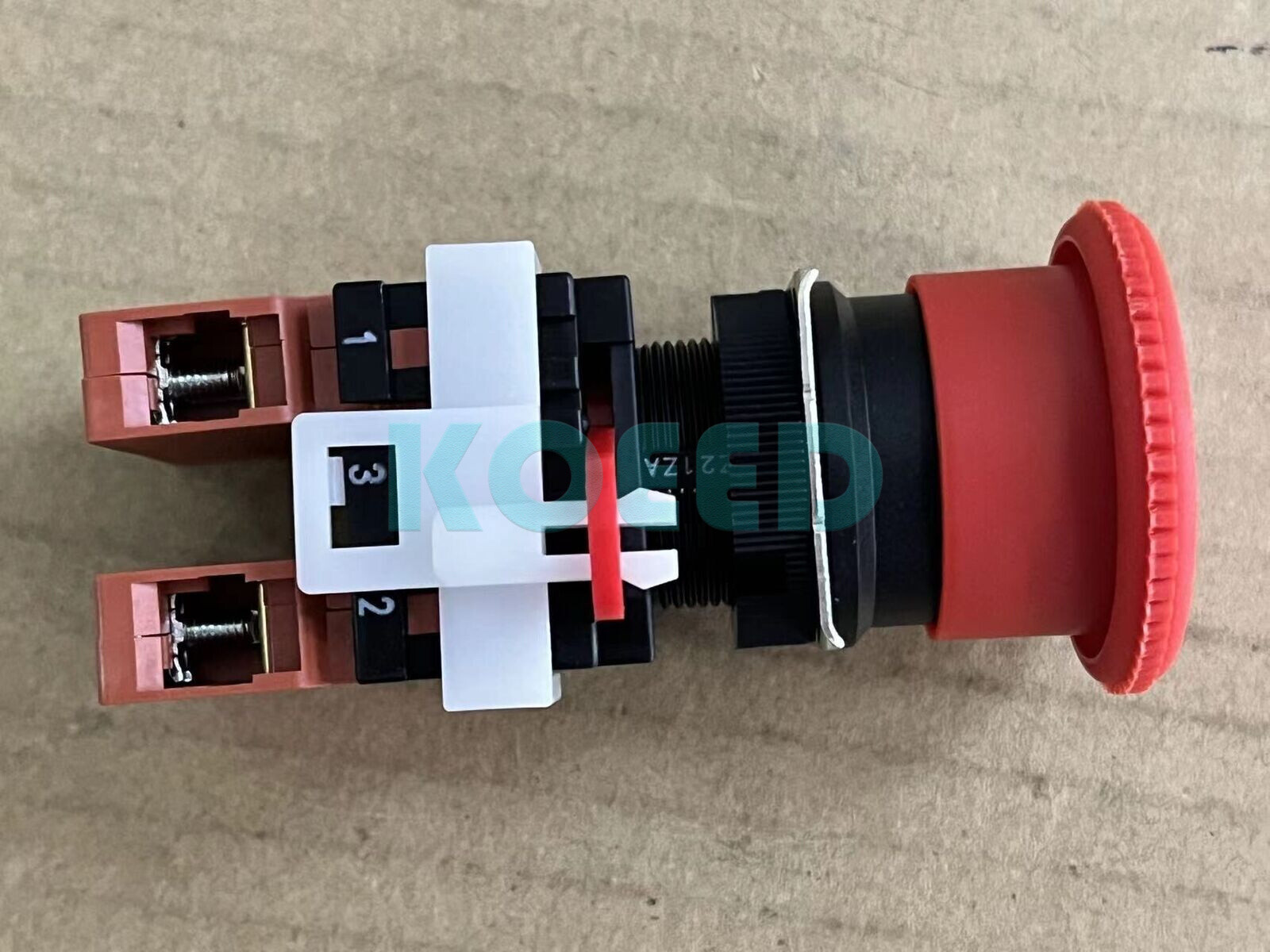 New 1PCS A22E-M-02 A22EM02 Basic Switch