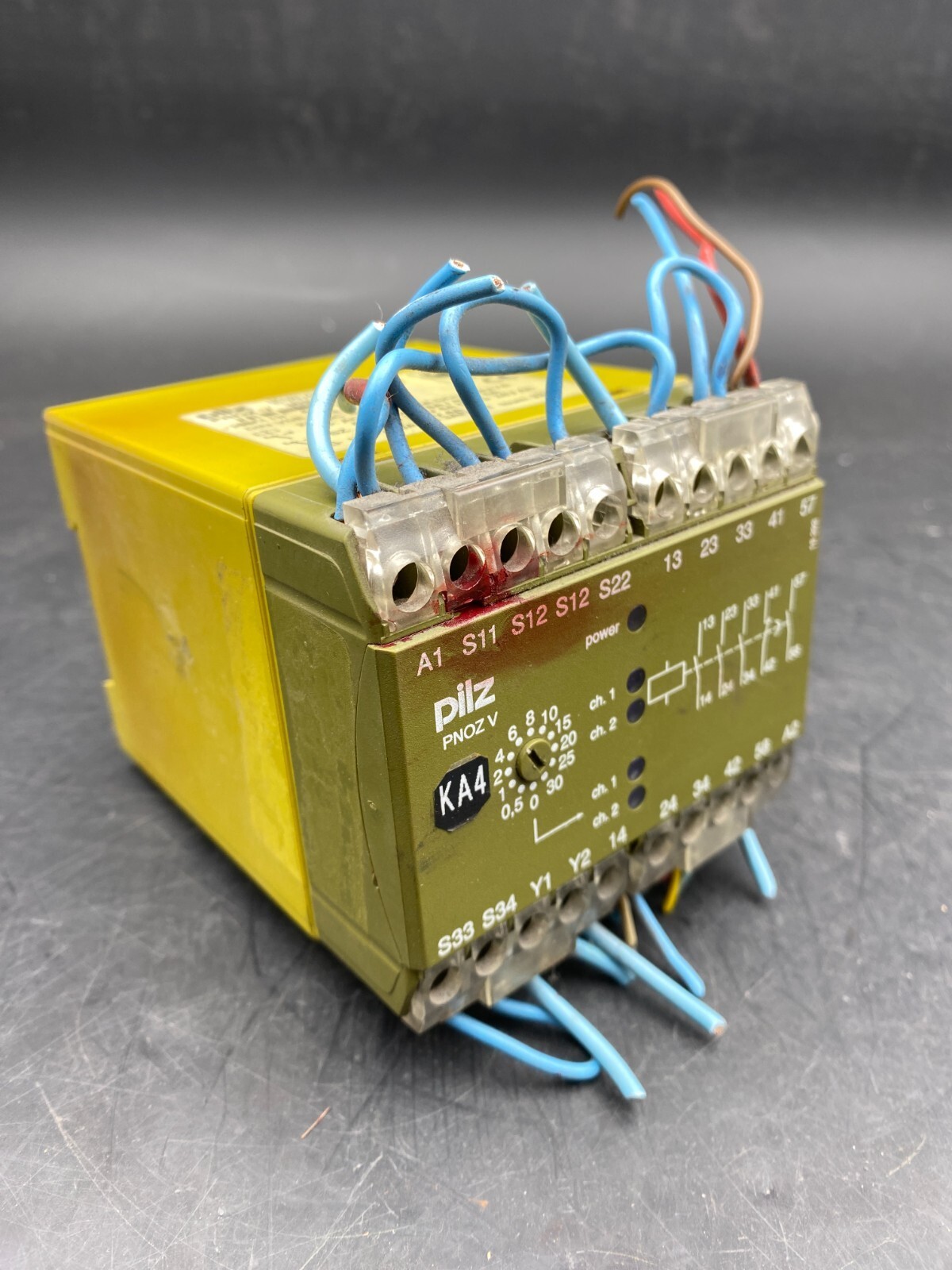 PILZ 18292 PNOZ V 30s 3S 1SZ/1O 474790 SAFETY RELAY