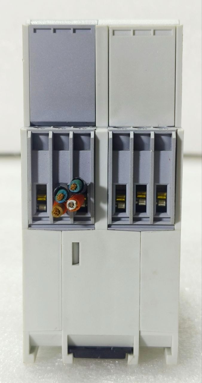 CARLO GAVAZZI DPC01DM44 TRUE RMS 3-PHASE VOLTAGE MONITORING RELAY – 208-690VAC