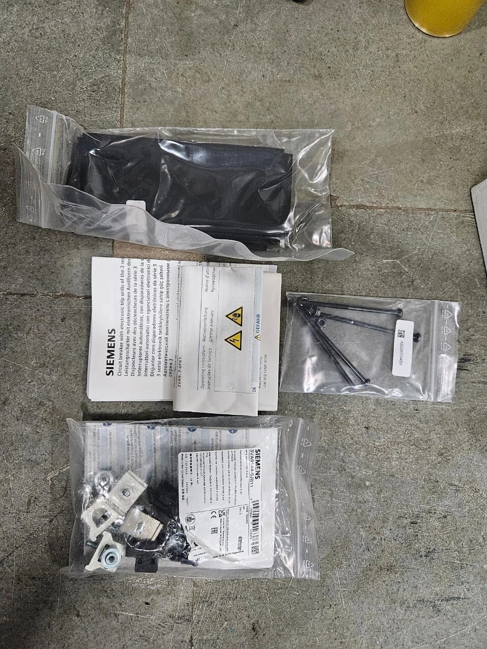 NEW Siemens 3VA6110-5HL41-0AA0 Circuit Breaker 100A with Rotary Operator