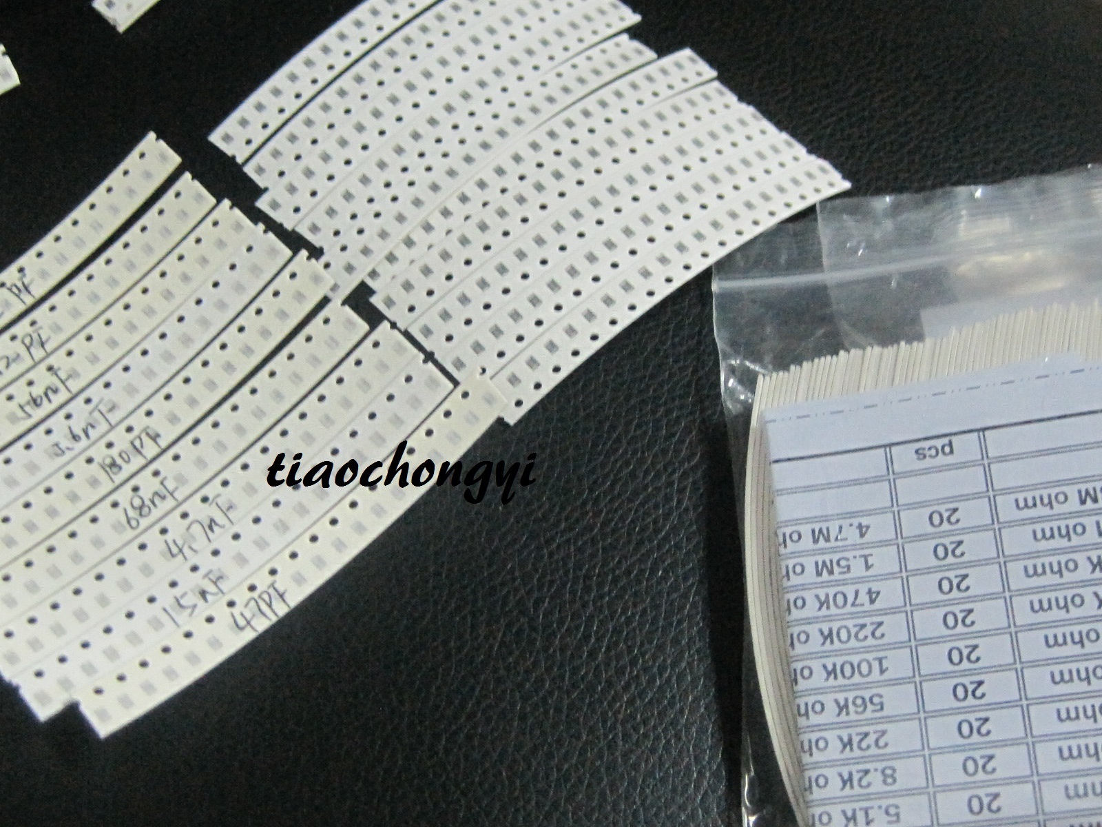2300pcs SMD 0805 (0Ω-10MΩ)50value Resistor +(2.2pf-1uf)40value Capacitor Kit Set