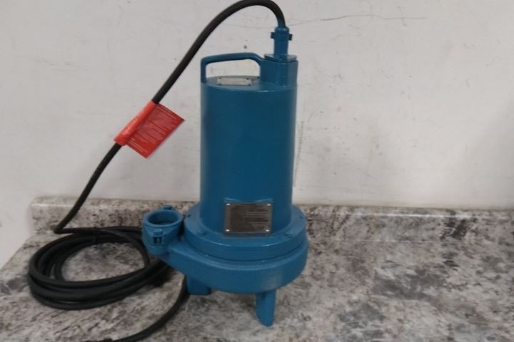 Barnes SE52 0.5 HP 1750 RPM 240V 2 In Discharge Submersible Sewage Ejector Pump