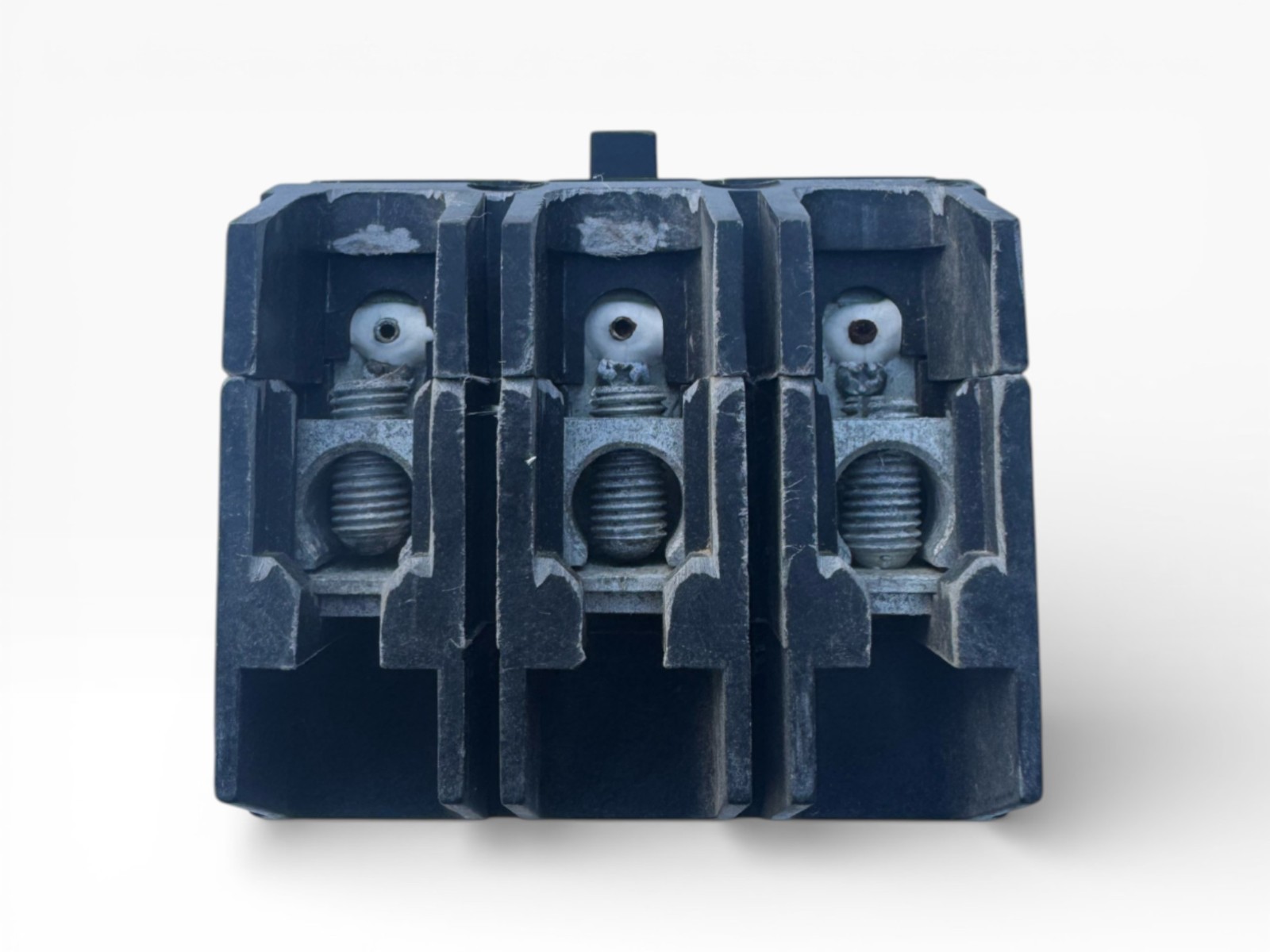 GE TEY340 | 40A | 3-Pole | 480Y/277V | 14kA | Bolt-On Circuit Breaker