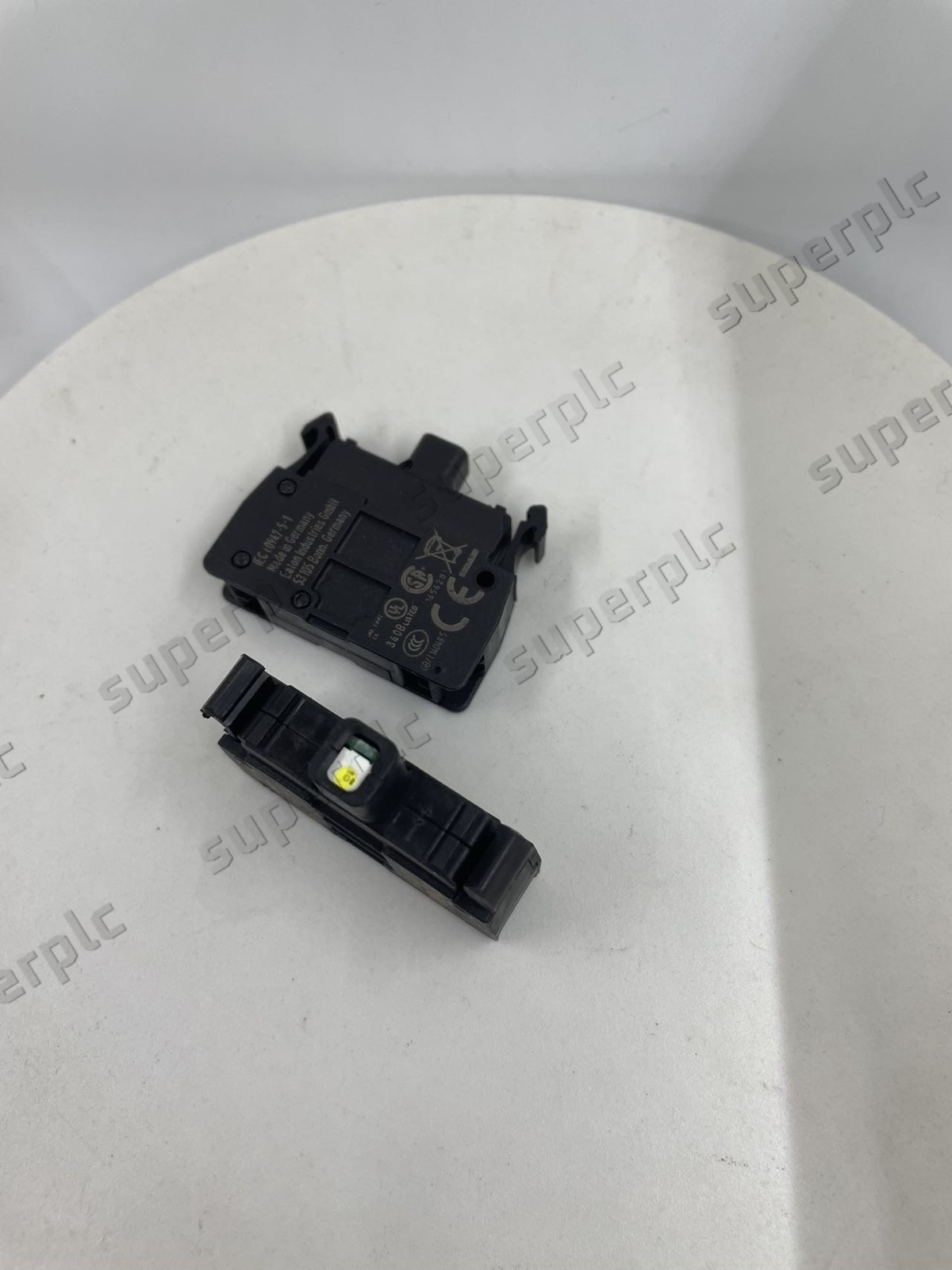 1PC NEW EATON MOELLER M22-CLED230-W free shipping