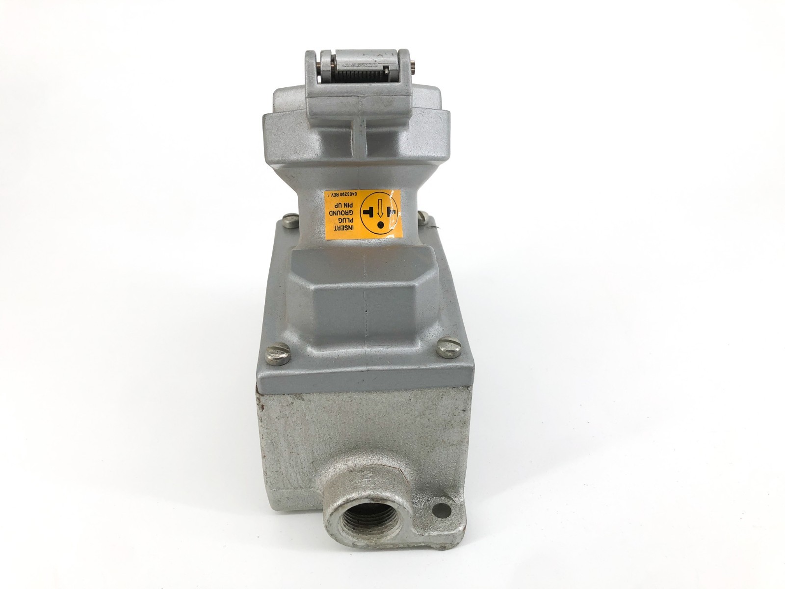New Crouse Hinds ENRC21201 Explosion Proof Receptacle 20A 125VAC – No Box