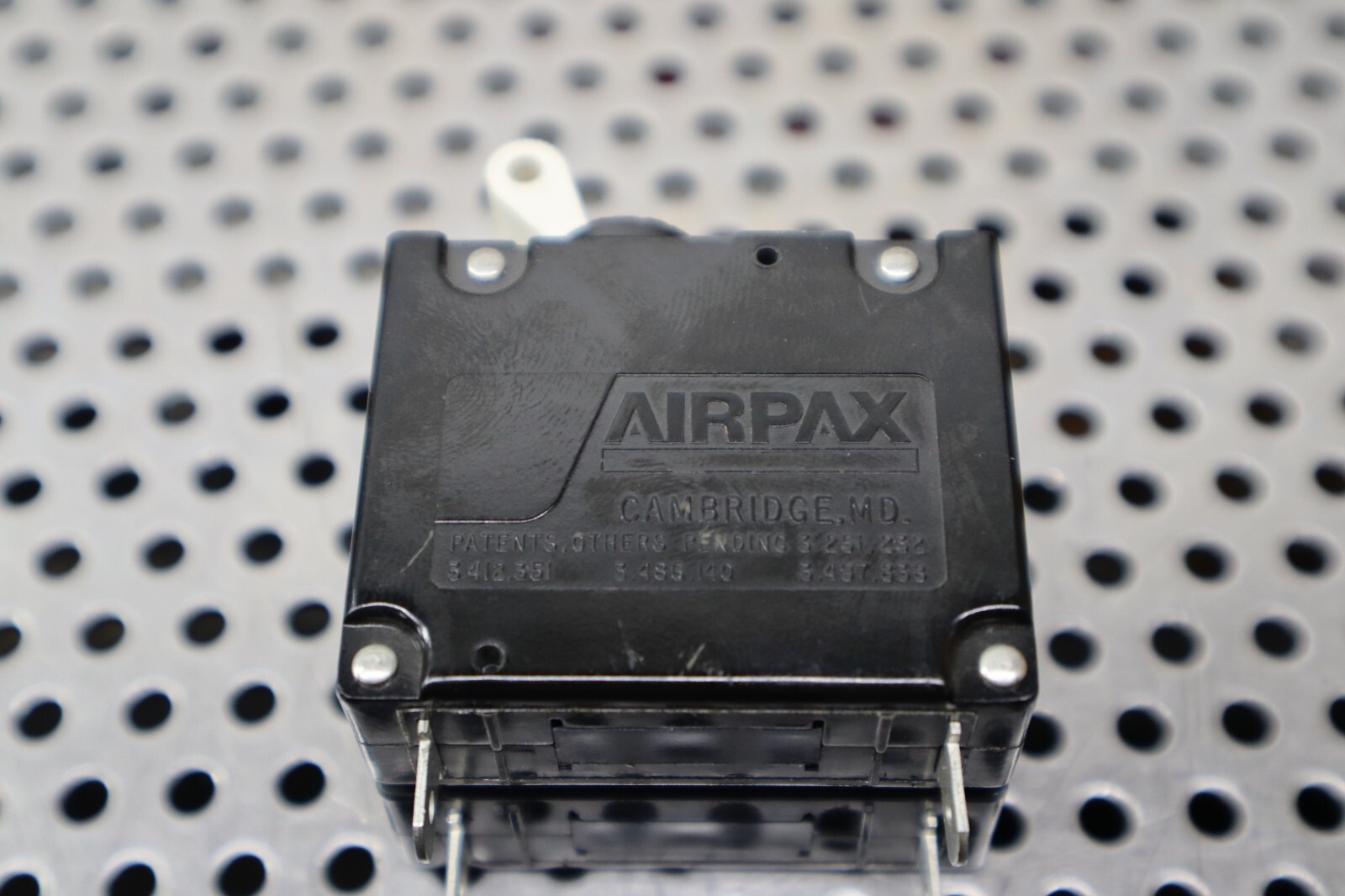Airpax UPG11-1434-122 15A 18.8A Trip 250V 50/60Hz Circuit Breakers New Old Stock
