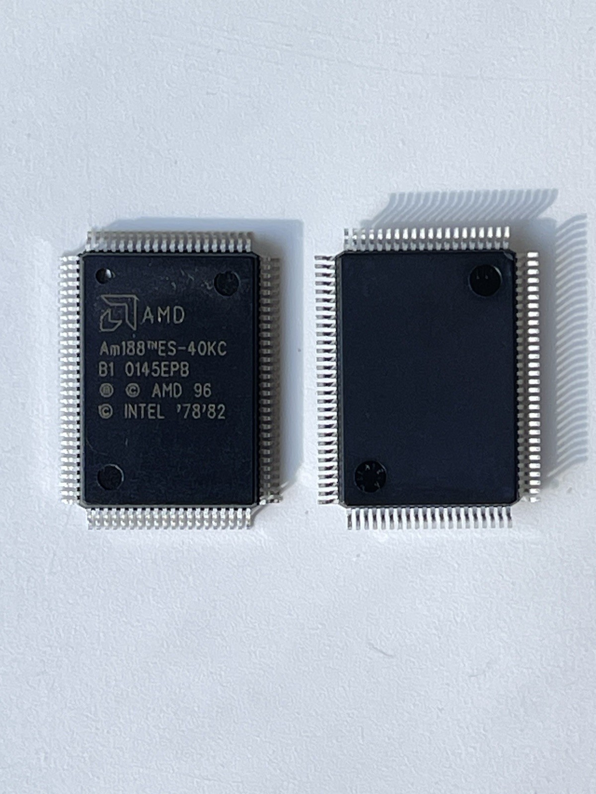 One Pack (330pcs) Am188es-40kc AMD 16-bit RISC embedded microcontroller PQFP100