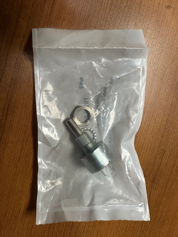 BRAND NEW, UN-OPENED PE30L0FL471KAB Potentiometer