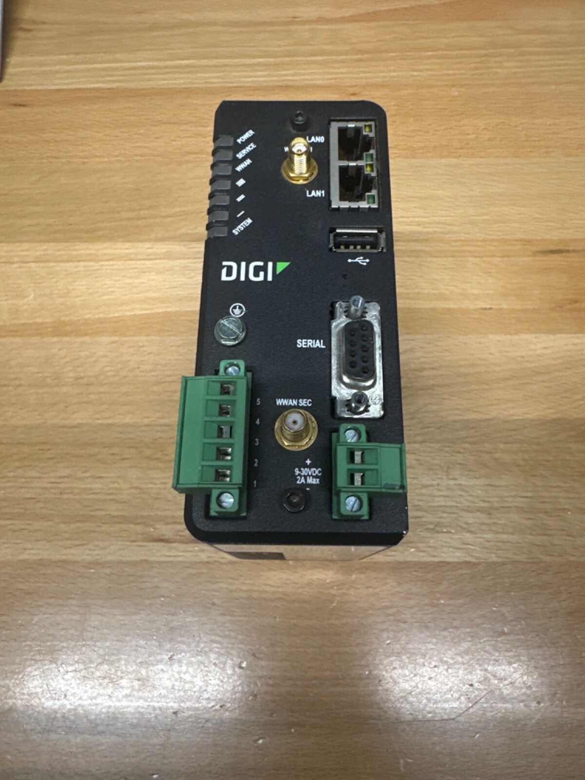 Digi Transport WR31-L52A-DE1-TB Cellular Modem/Wireless Router 4G LTE