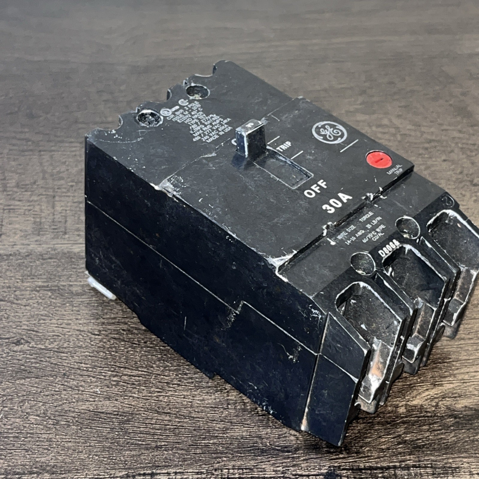 GE TEY330 CIRCUIT BREAKER, 480/277-VOLT, 3-POLE, 30-AMP, BRK / TEY FRAME