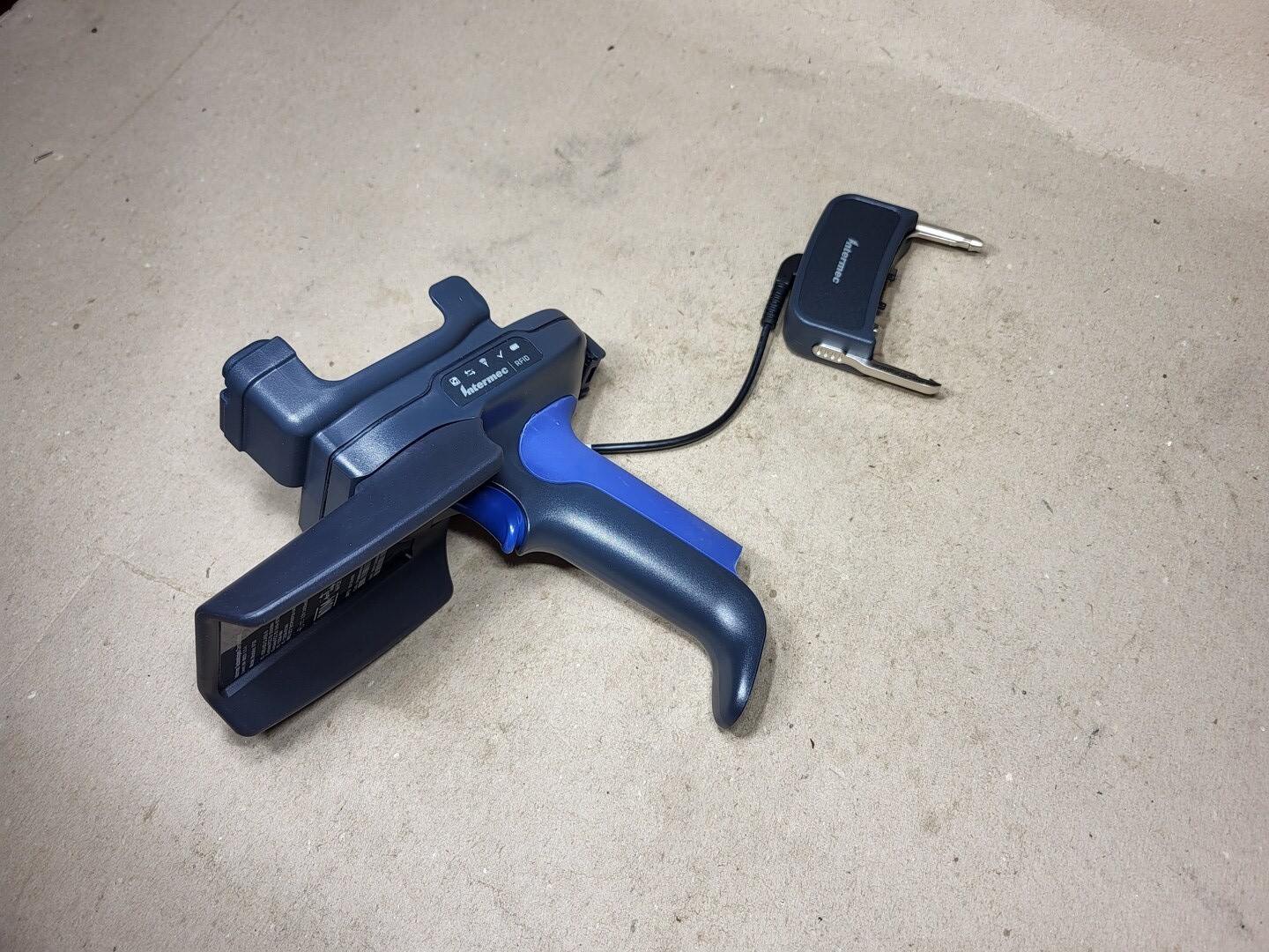 SURPLUS NEW 2012 Intermec IP30 Handheld RFID Reader for CN3 – Consumer Items