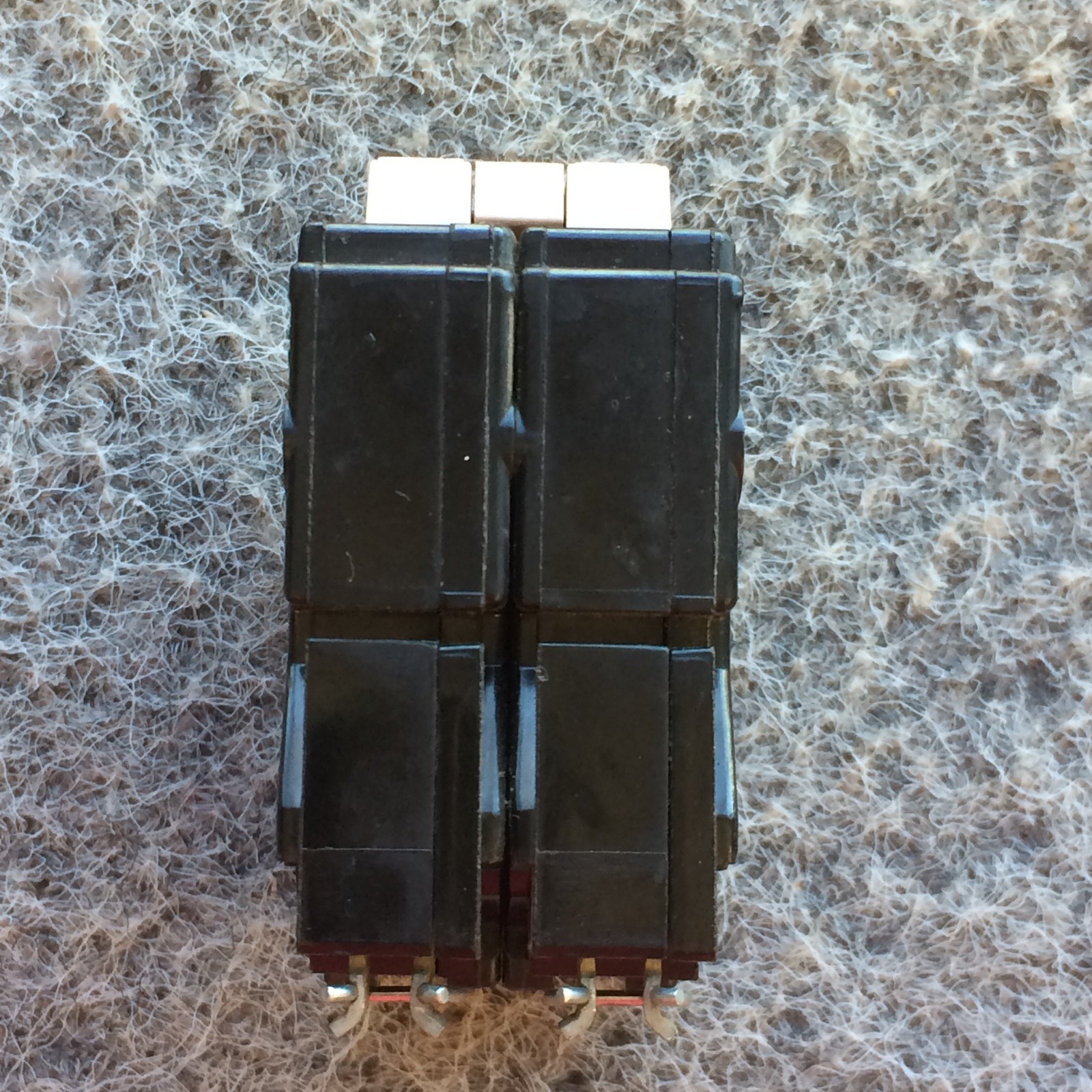 Eaton Cutler Hammer 30Amp 2 Pole Circuit Breaker CH230 METAL FOOT (Half Notch)