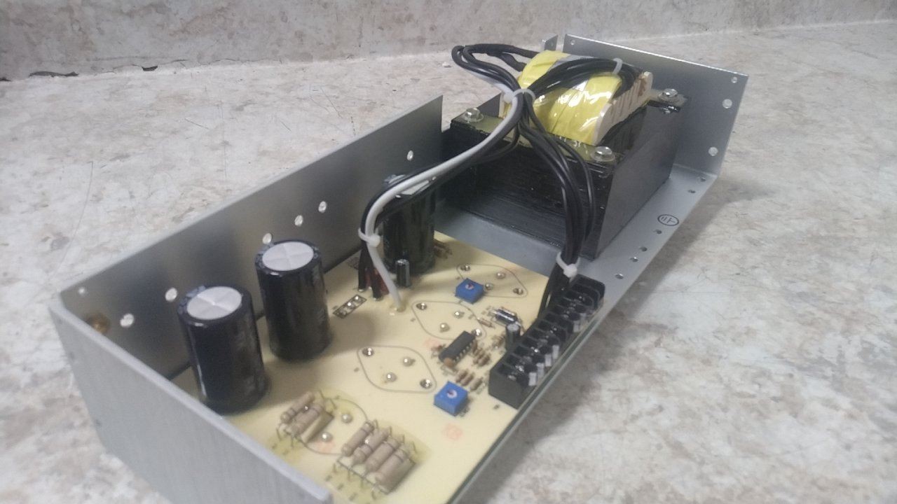 SolaHD SLS24072T 115/230VAC Input 24VDC Output Power Supply