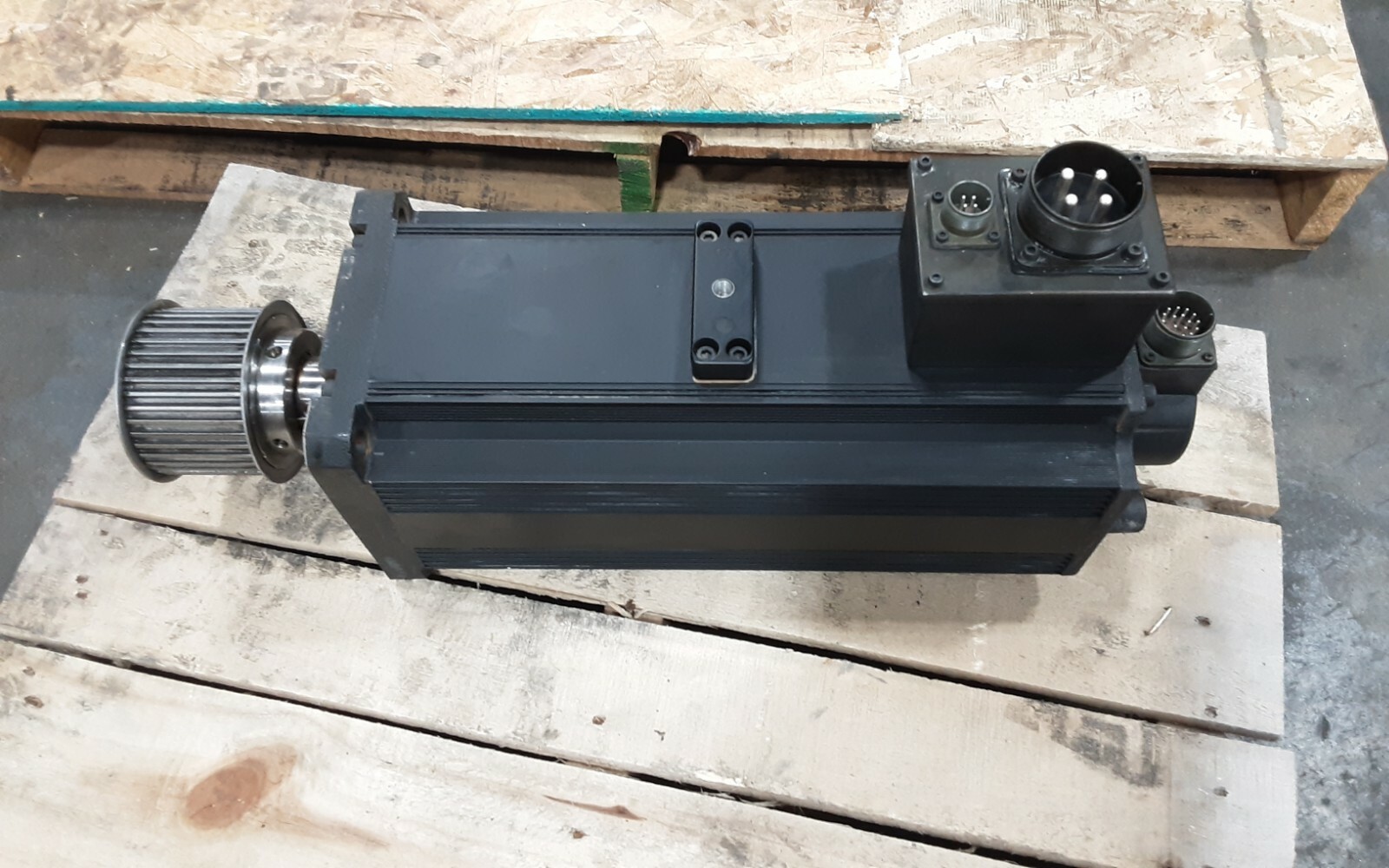 SHIBAURA TOSHIBA AC Servo Motor MGMA732C2GA 200V 1000RPM 7.3KW #121A31PR2