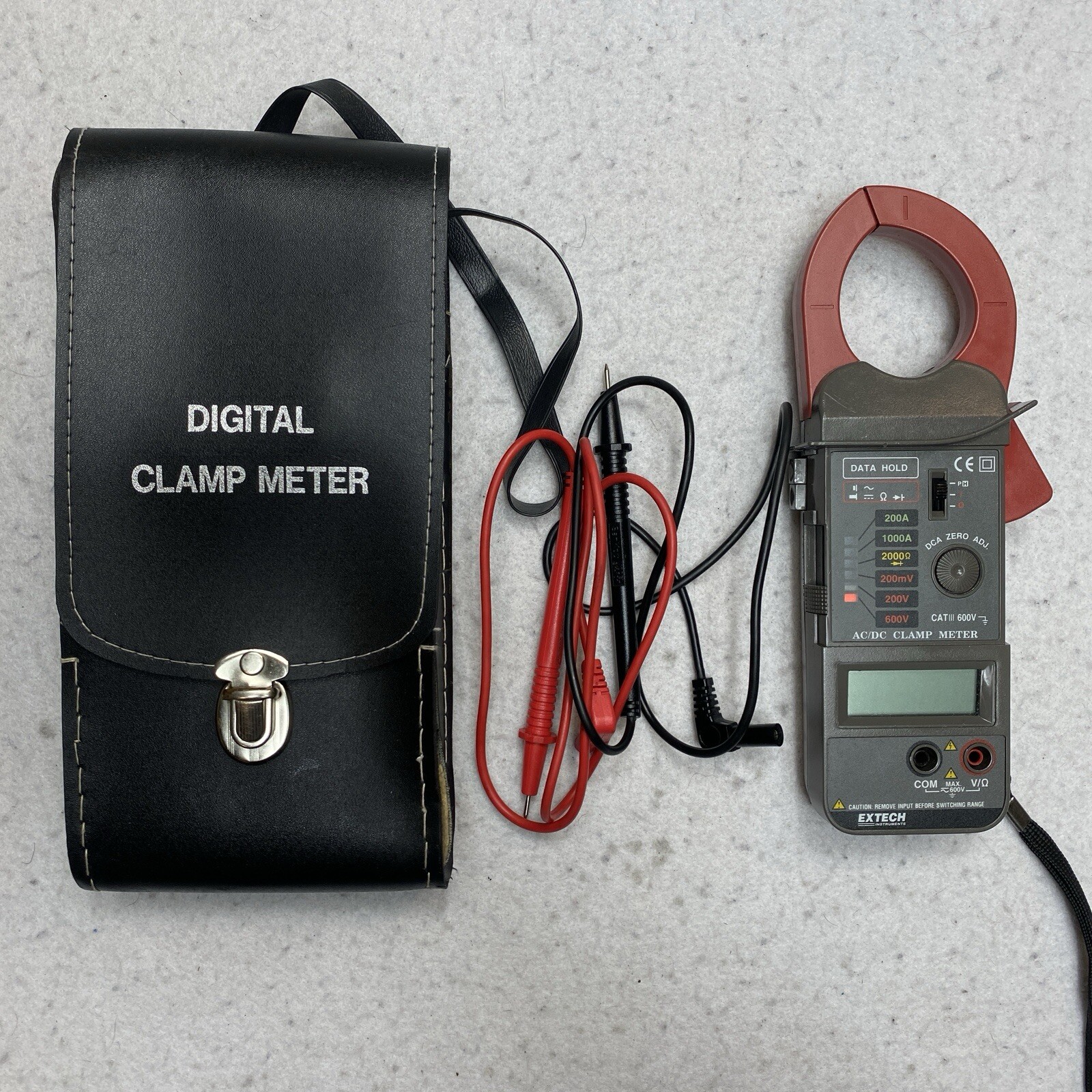 Extech Instruments Cat III DC Clamp Meter With Case No 30299 600V AC