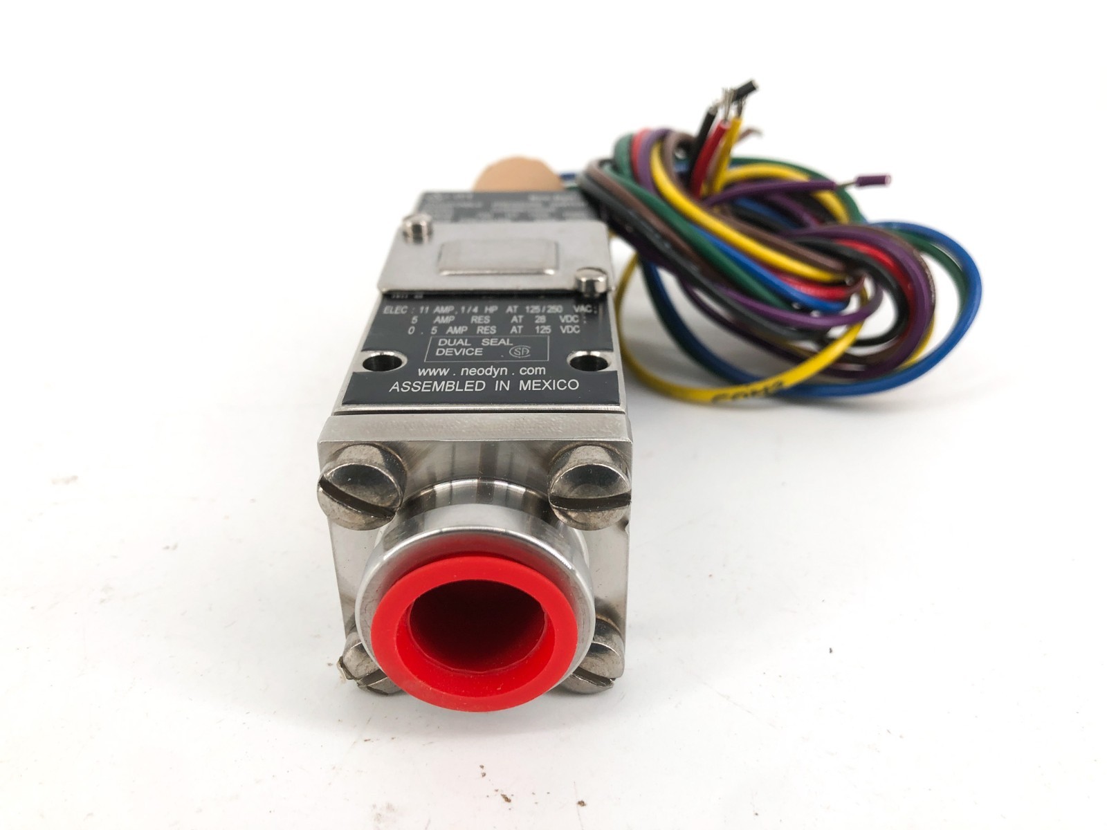 New ITT 122P88CC6540 Adjustable Pressure Switch 700-1500psig 11A – No Box