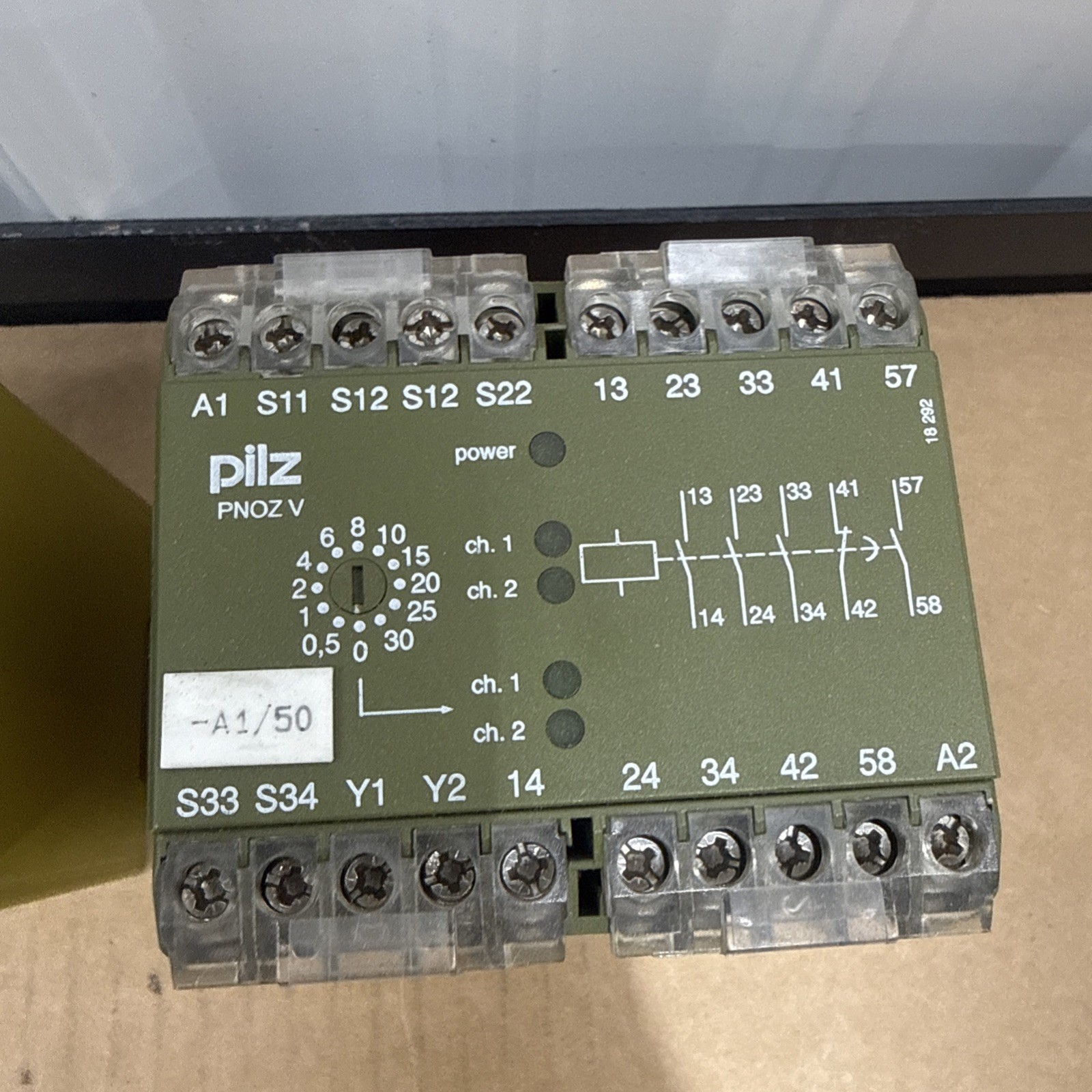 Lot Of 2- PN0ZV 30/24VDC 474790 PILZ Safety Relays