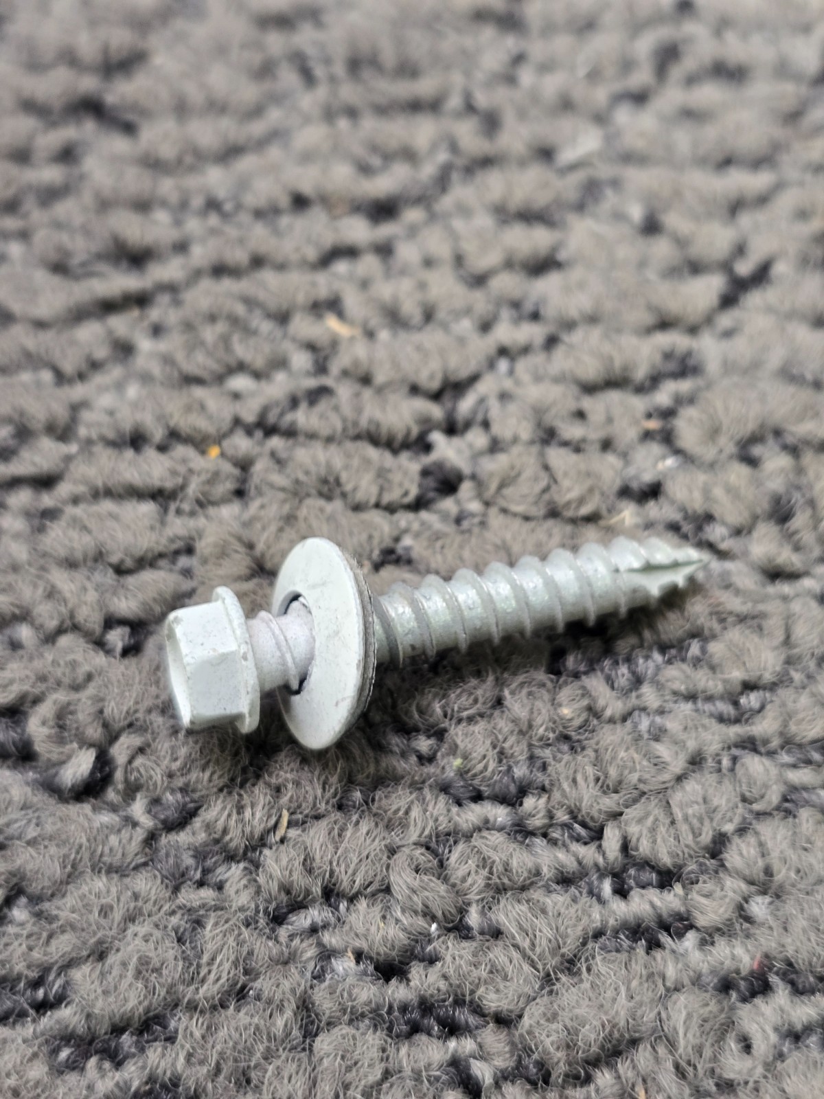 (QTY 250) #12 x 1-1/2″ Hex Head Metal Roofing Sharp Point Screws with Washers