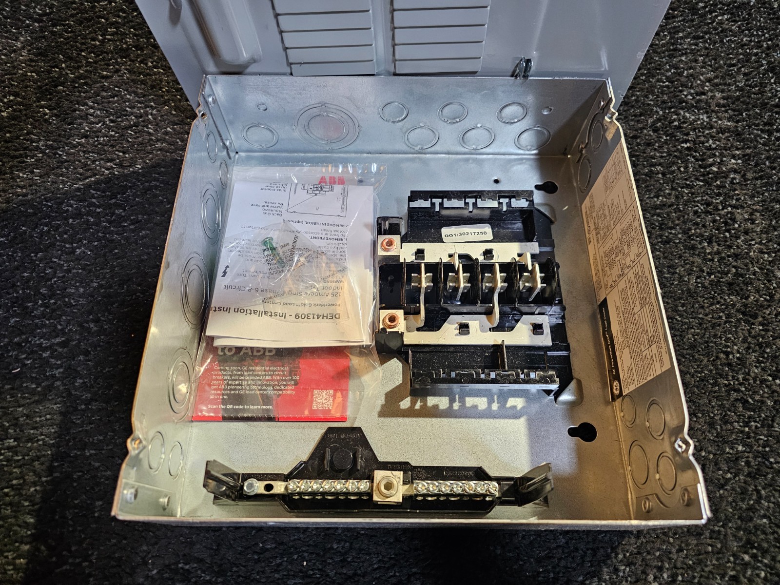 GE TLM812FCUDP 125A 8 Spaces 16 Circuits Main Lug Circuit Breaker Panel Box