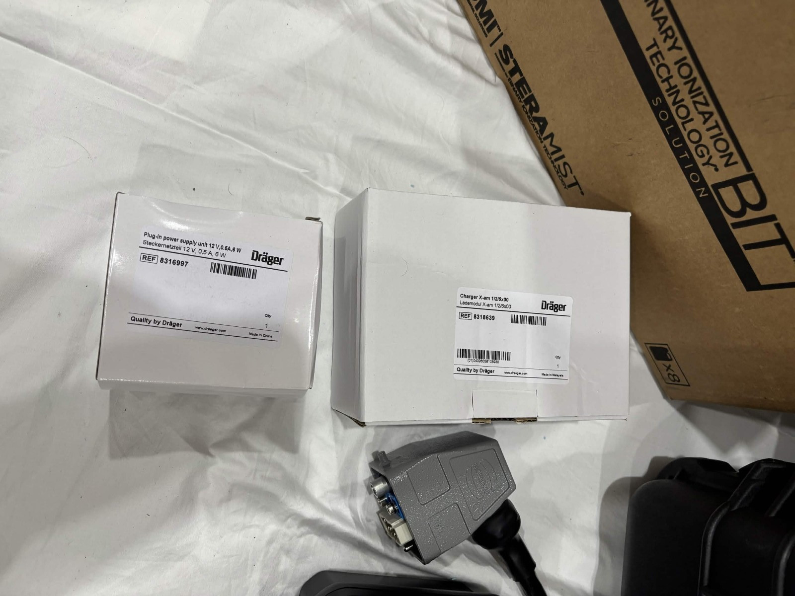 TOMI SteraMist SteraPak S-PAK-100 + Surface Unit HHA-103 + 16 BIT Bottles Tripod